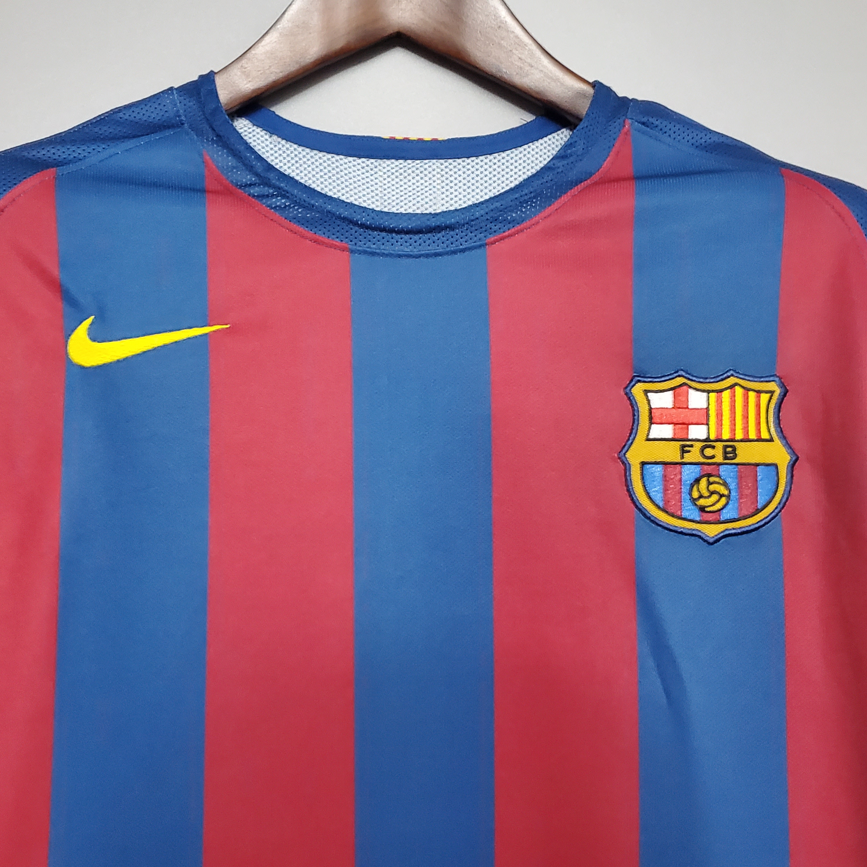2006 Barcelona UEFA Champions League Home Retro Jersey/2006 巴萨主场,欧冠版本