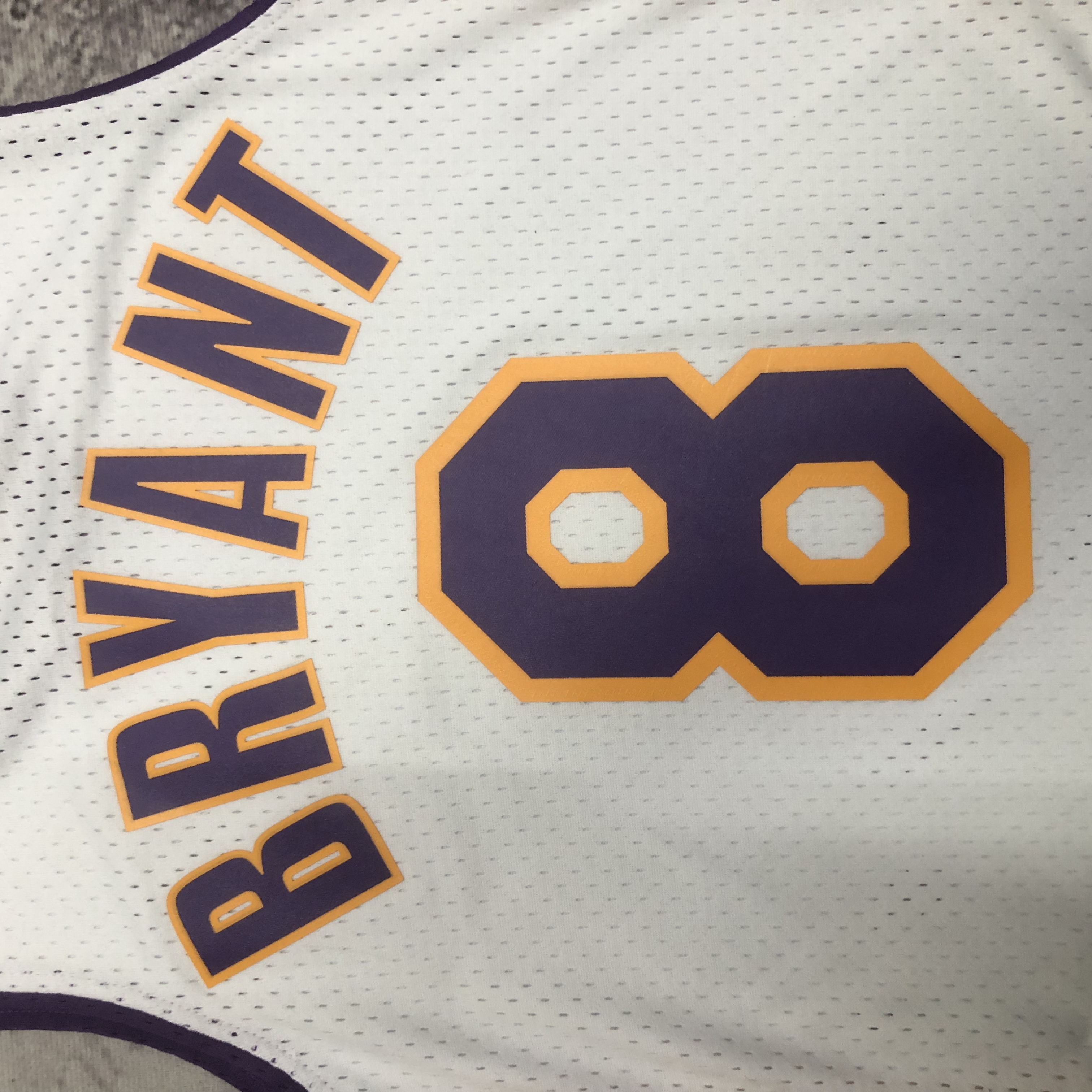 M&N 03-04 Lakers  SW White  8# Bryant
