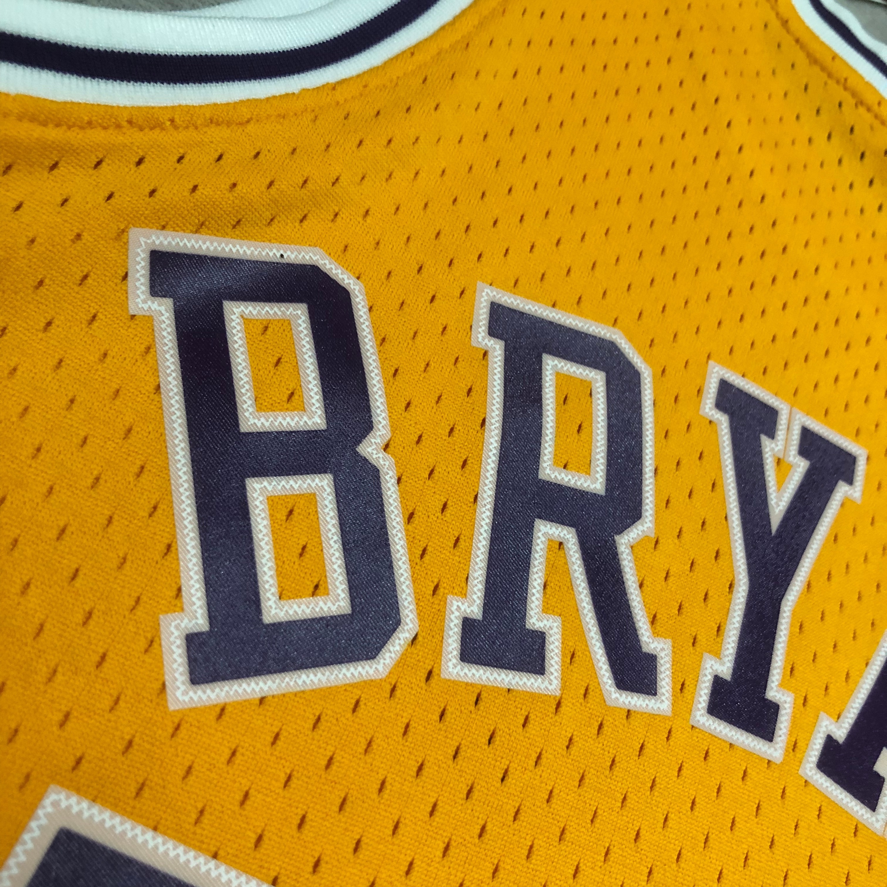 M&N 07-08 Lakers  SW Yellow 24# Bryant
