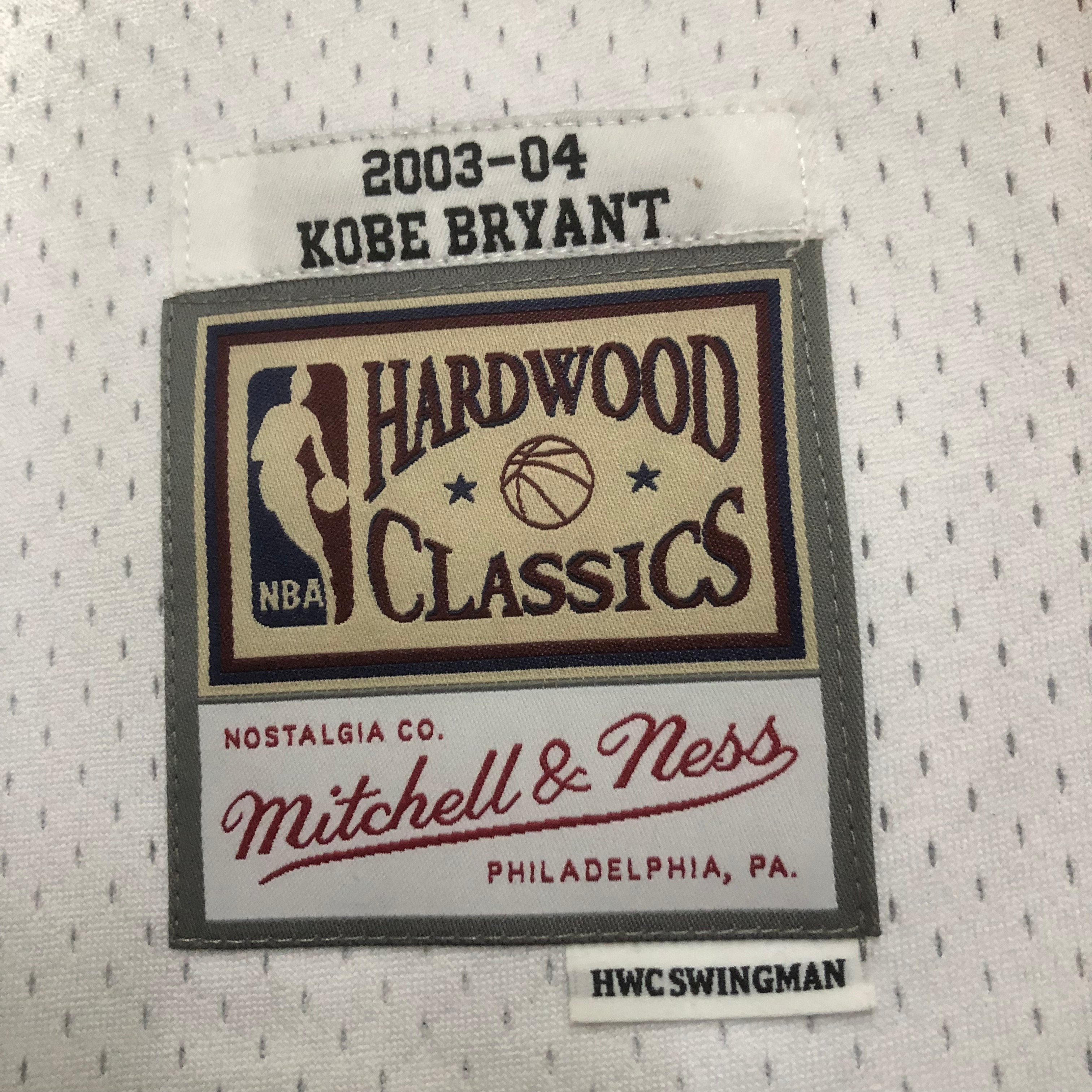 M&N 03-04 Lakers  SW White  8# Bryant