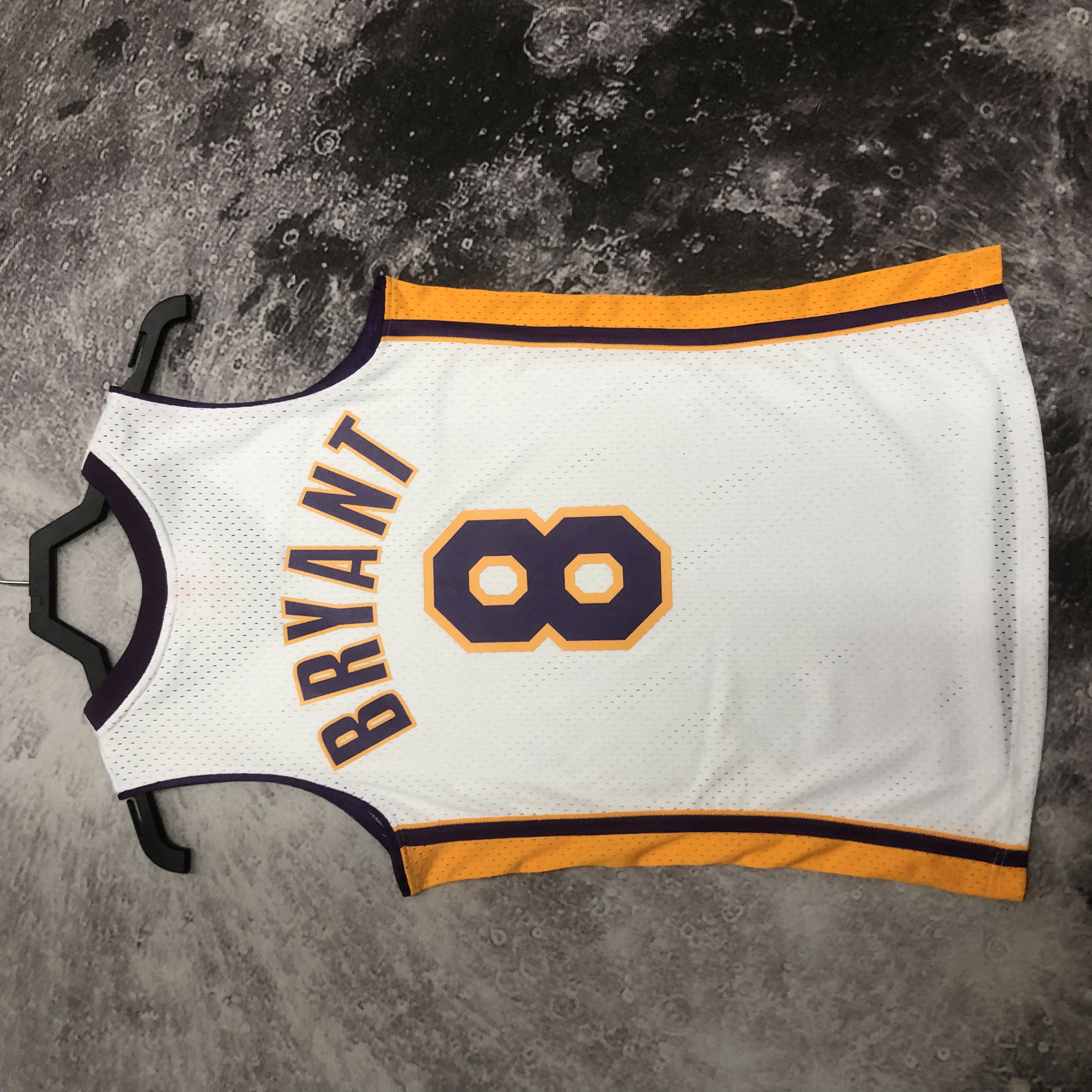 M&N 03-04 Lakers  SW White  8# Bryant