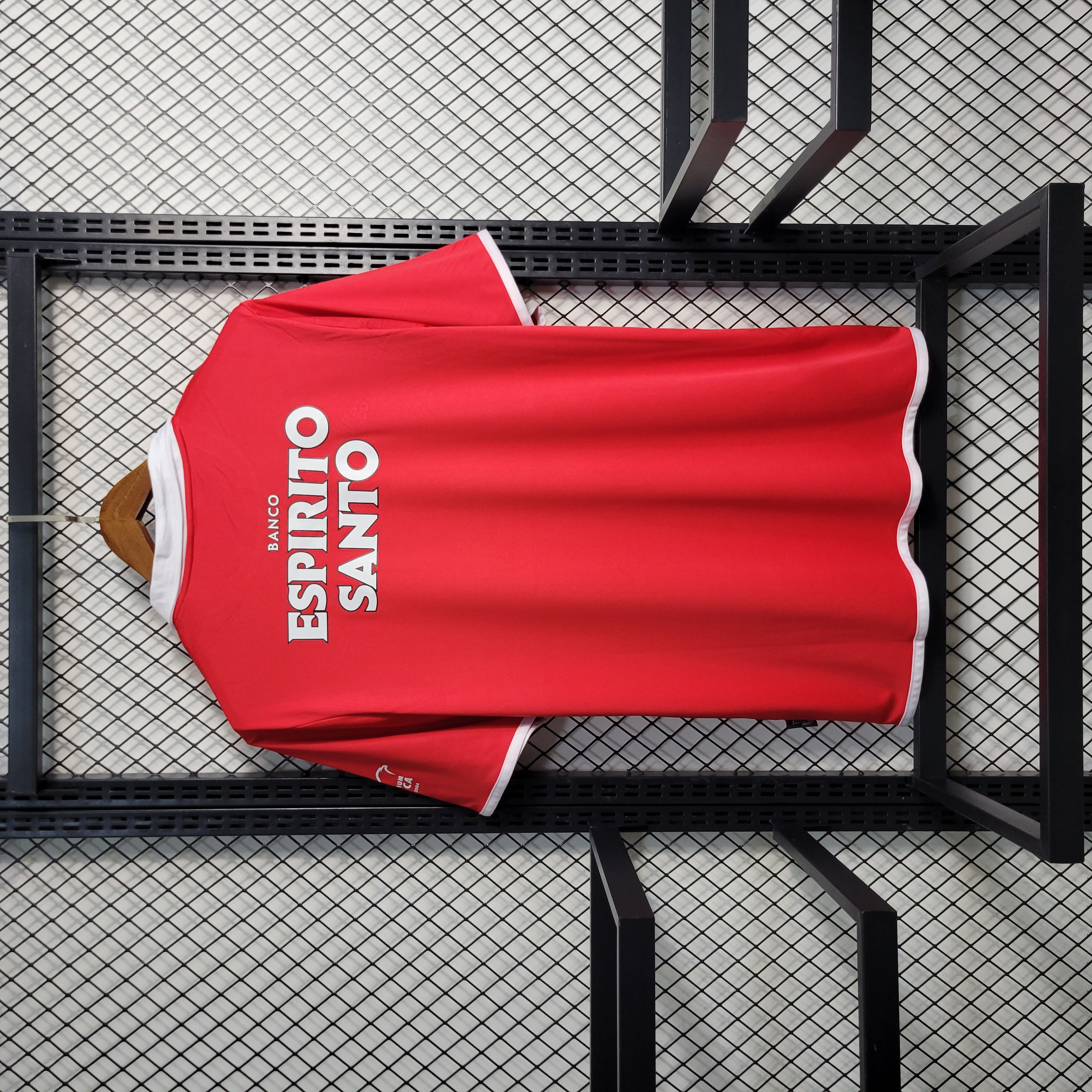 04-05 Benfica Red Retro Jersey/04-05 本菲卡红色
