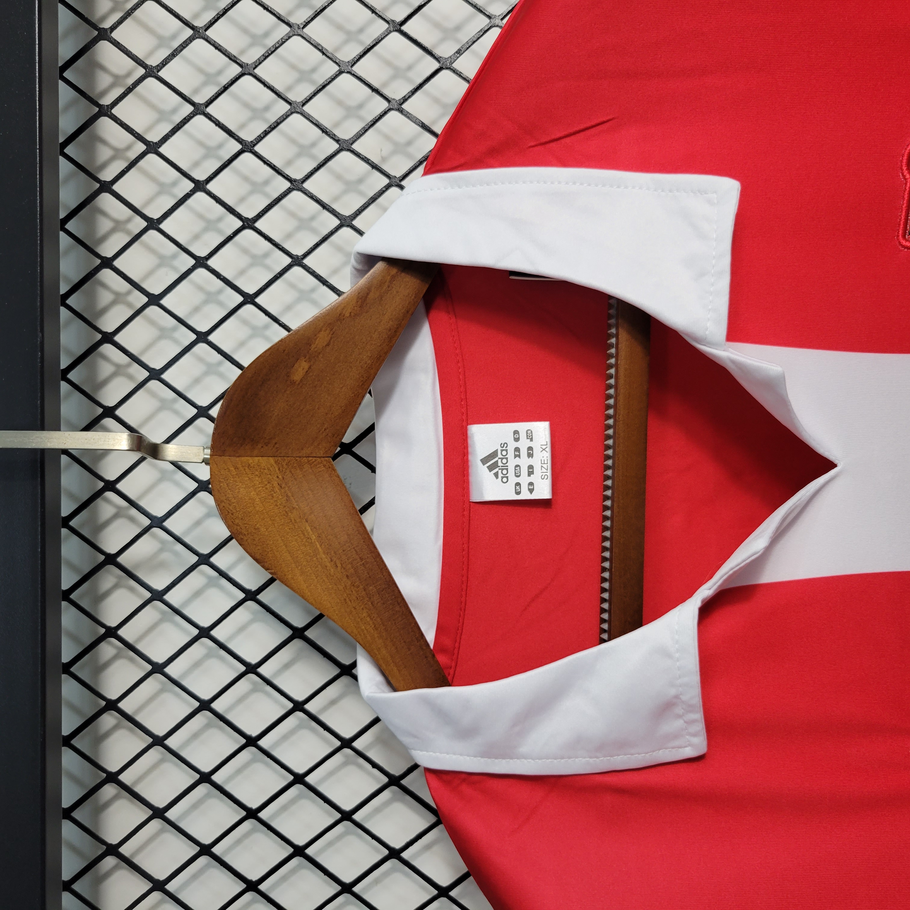 04-05 Benfica Red Retro Jersey/04-05 本菲卡红色