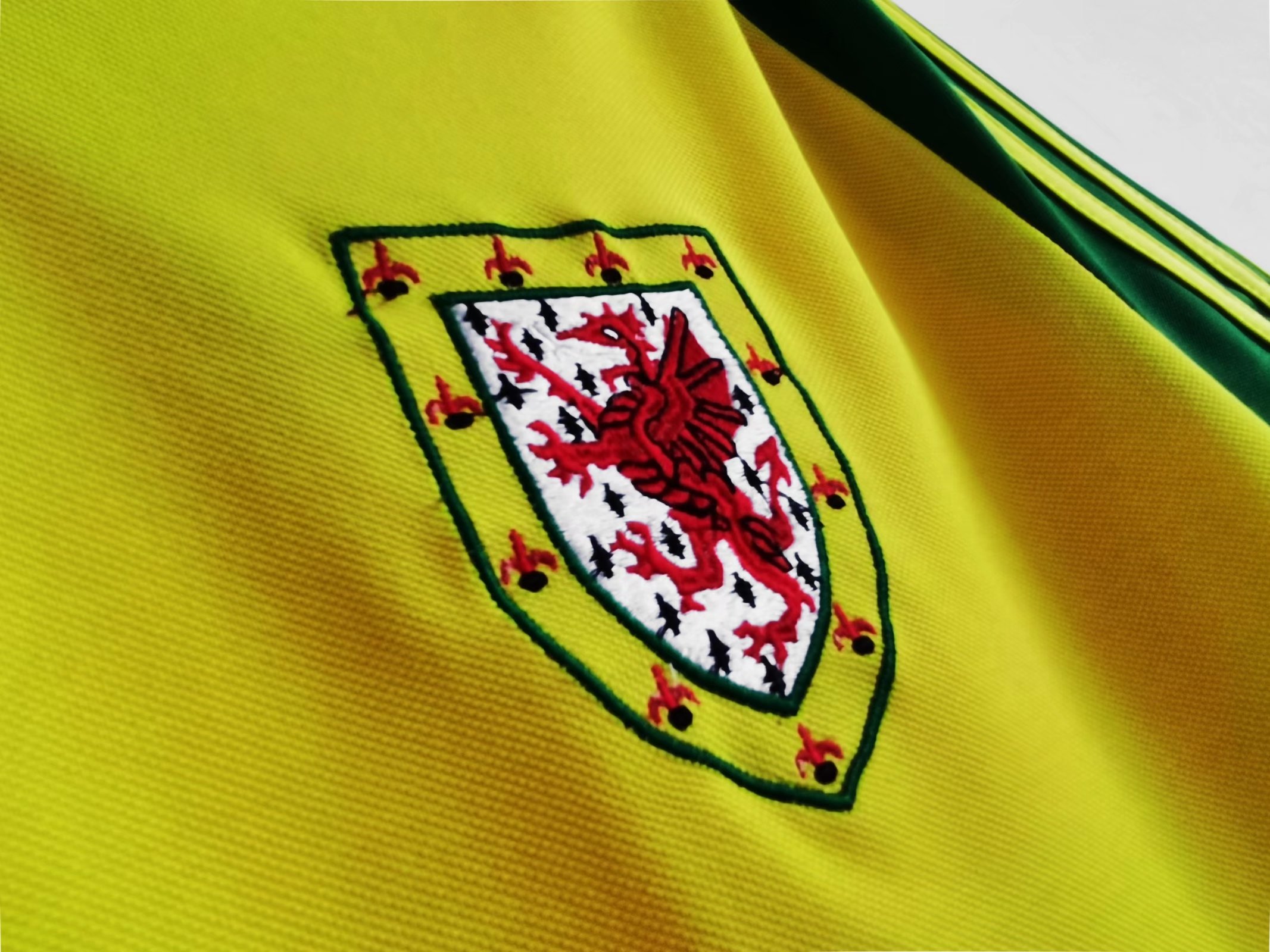 1982 Wales Away Retro Jersey/1982 威尔士客场