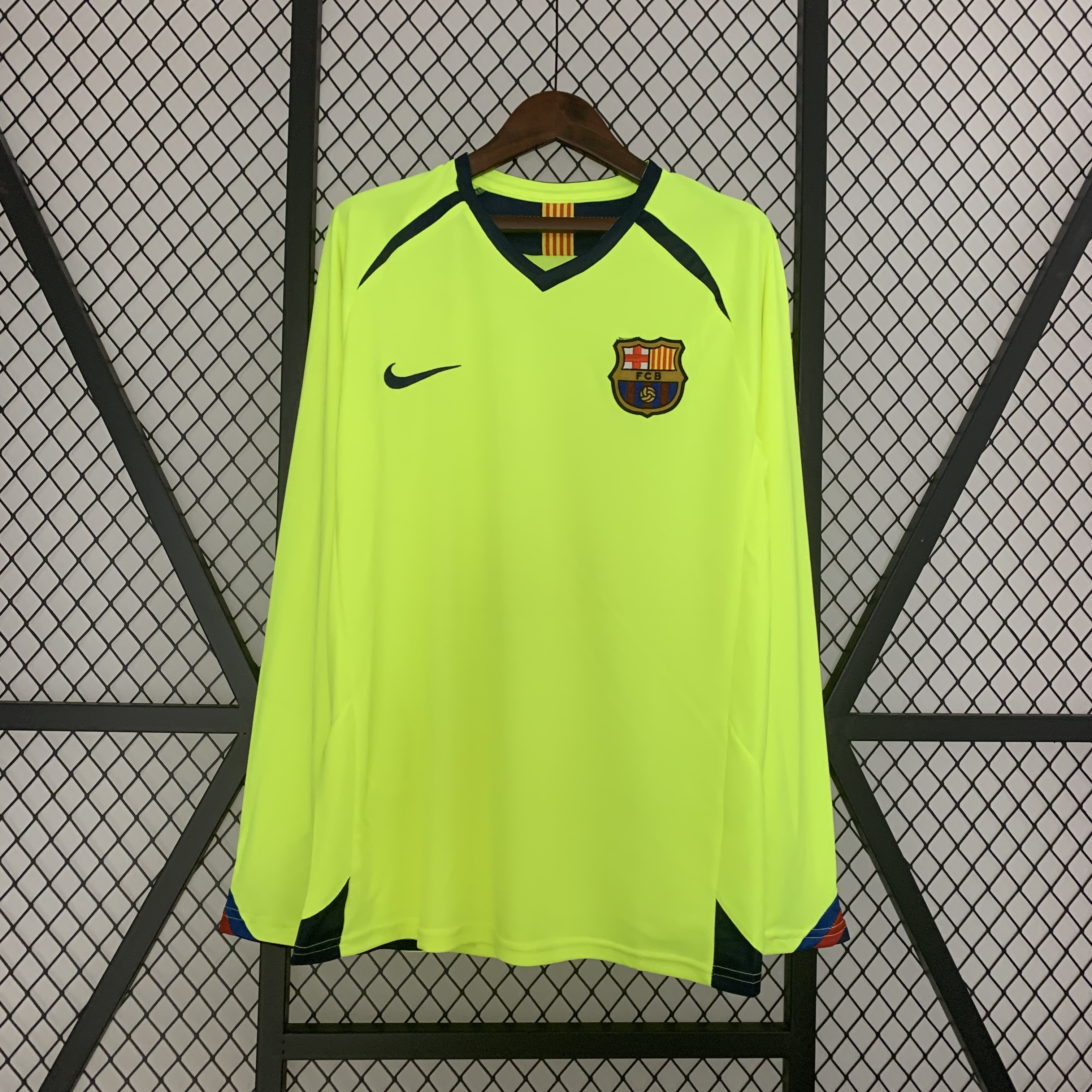 2005-06 Barcelona Away Long Sleeve Retro Jersey/05-06巴萨客场长袖