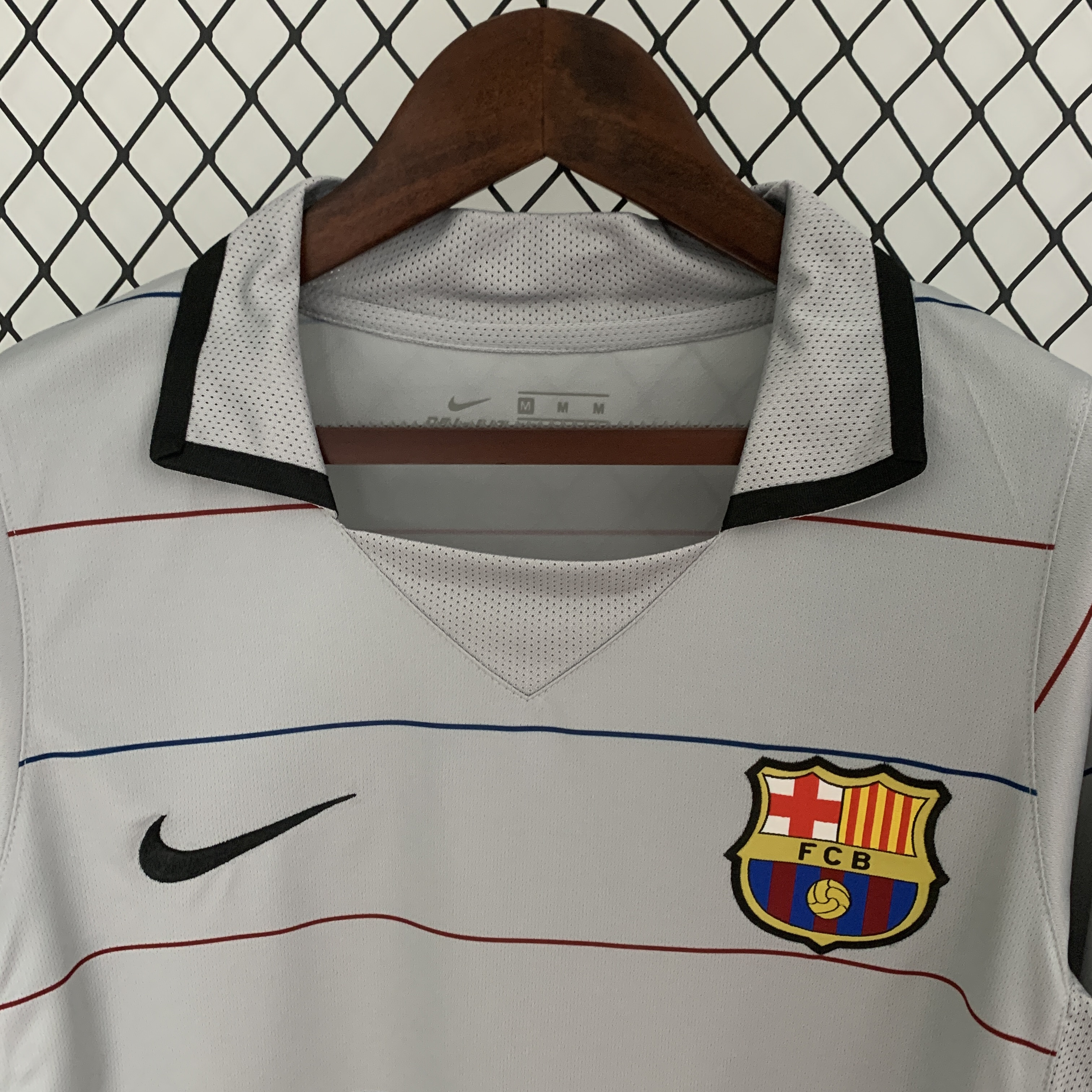 2003-04 Barcelona Away Retro Jersey/03-04巴萨客场