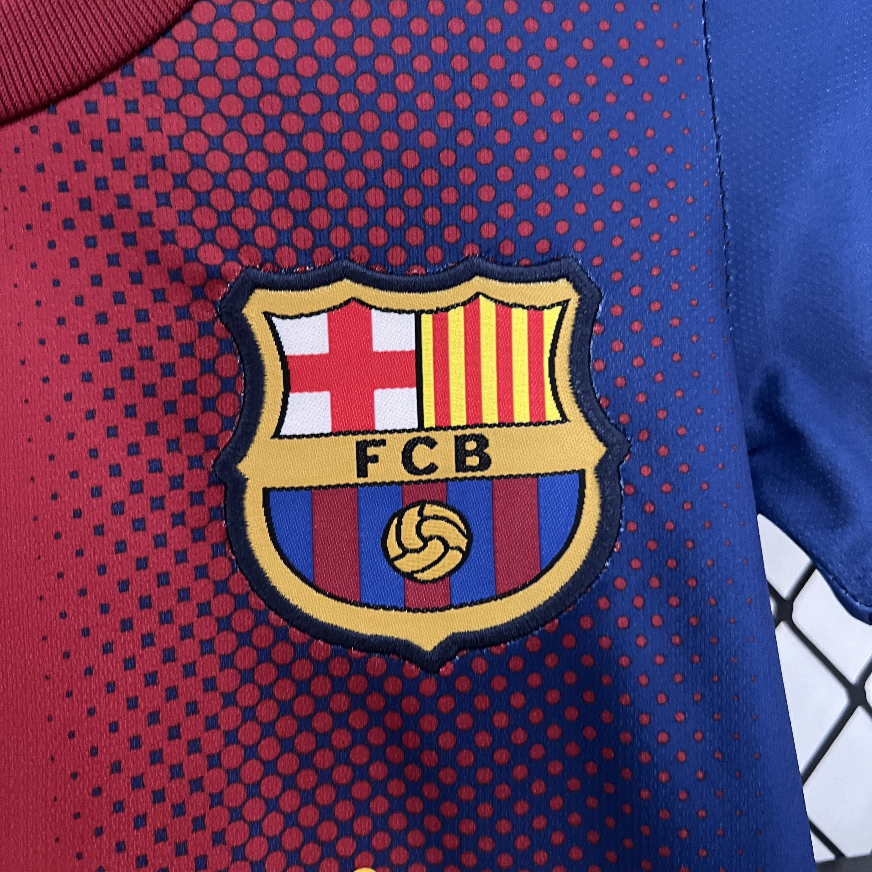 Retro 12-13 Barcelona Home Kids Kit/12-13巴萨主场童装