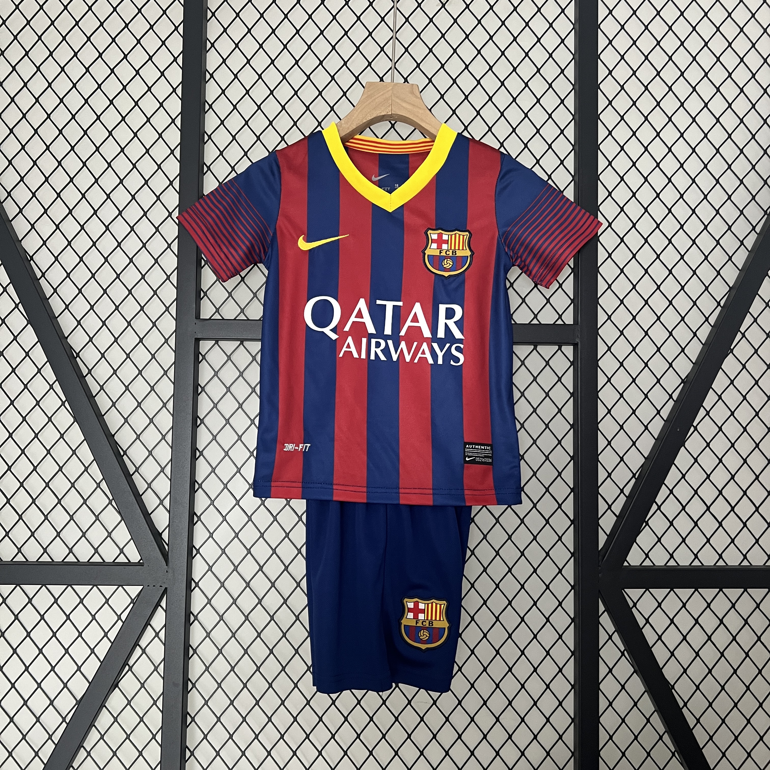 Retro 13-14 Barcelona Home Kids Kit/13-14巴萨主场童装