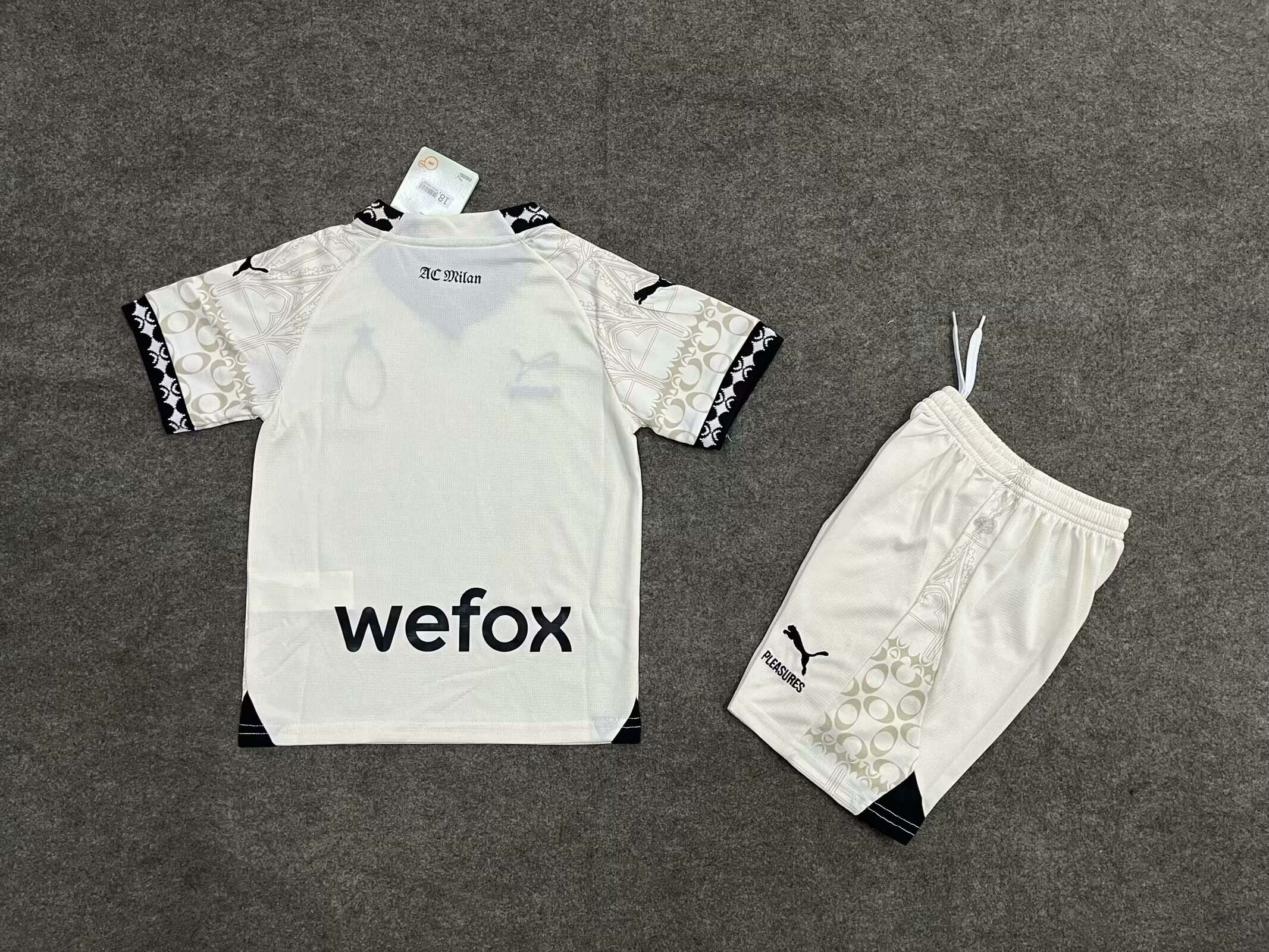 24-25  AC Milan Speical Jersey White Kid Kit/ 24-25 AC米兰特别款米色童装
