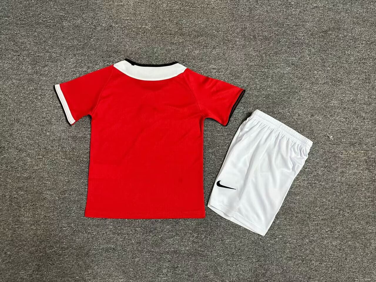 Retro 04-06 Manchester United  Home Kids Kit/ 04-06 曼联主场童装