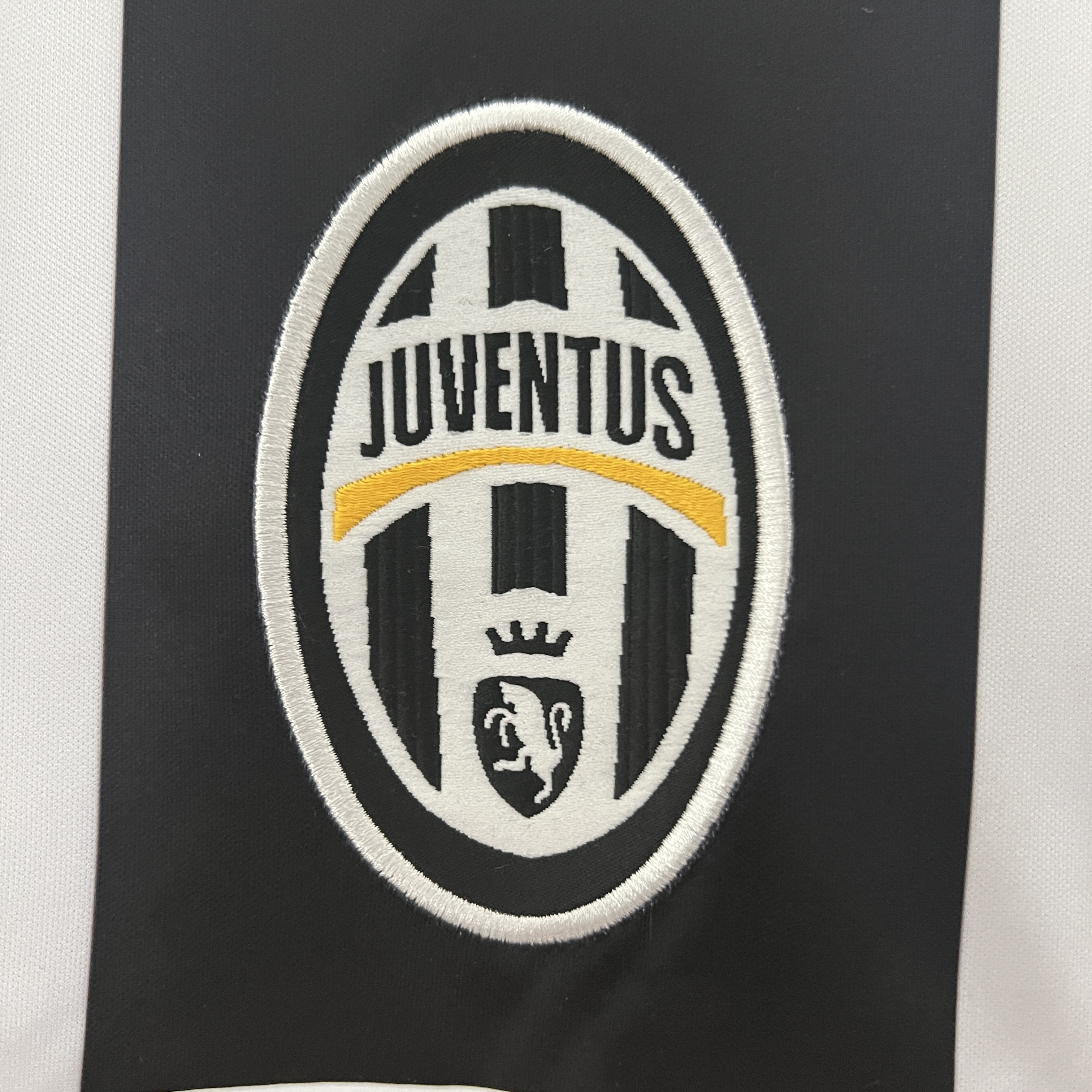04-05 Juventus Home Retro Jersey/ 04-05尤文主场