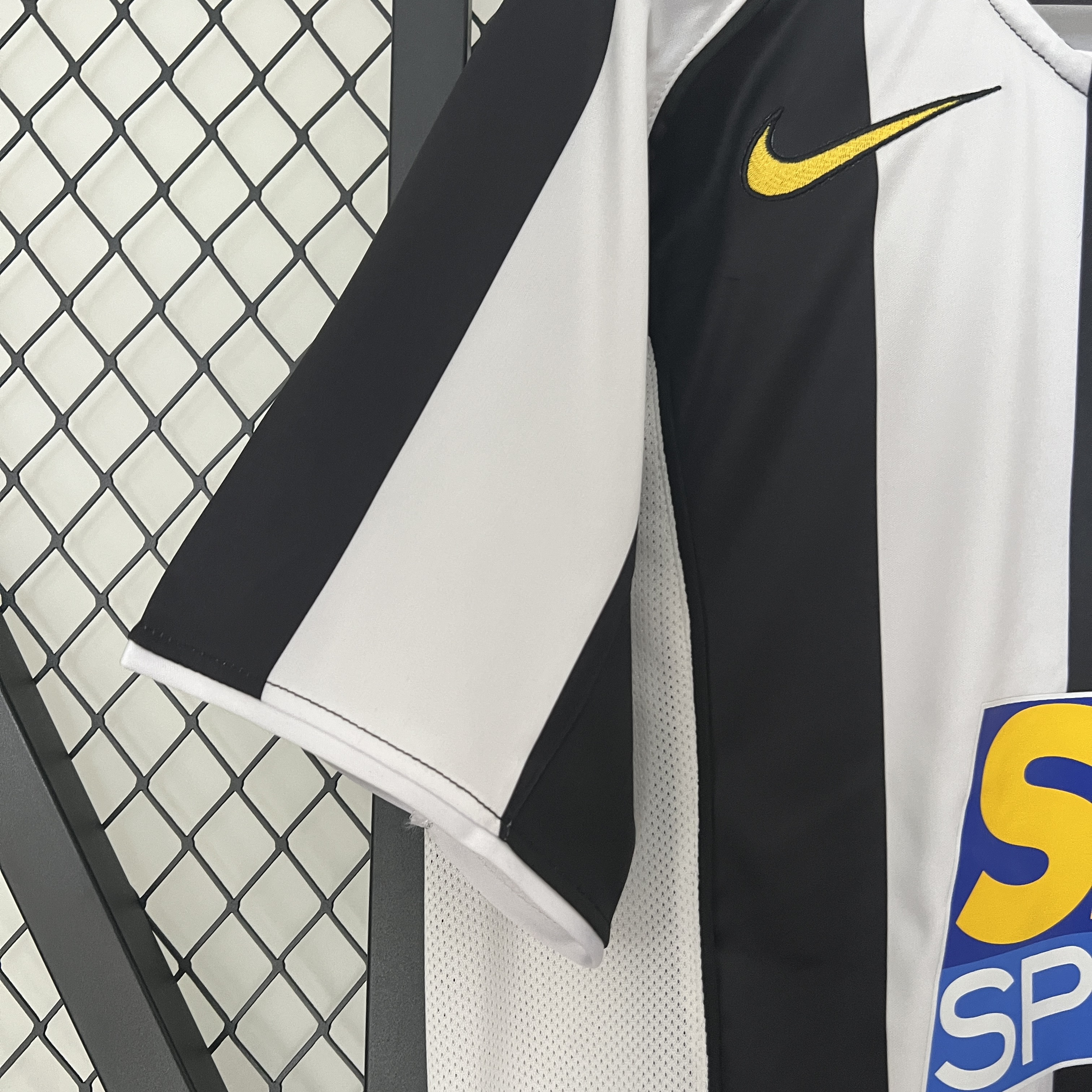 04-05 Juventus Home Retro Jersey/ 04-05尤文主场