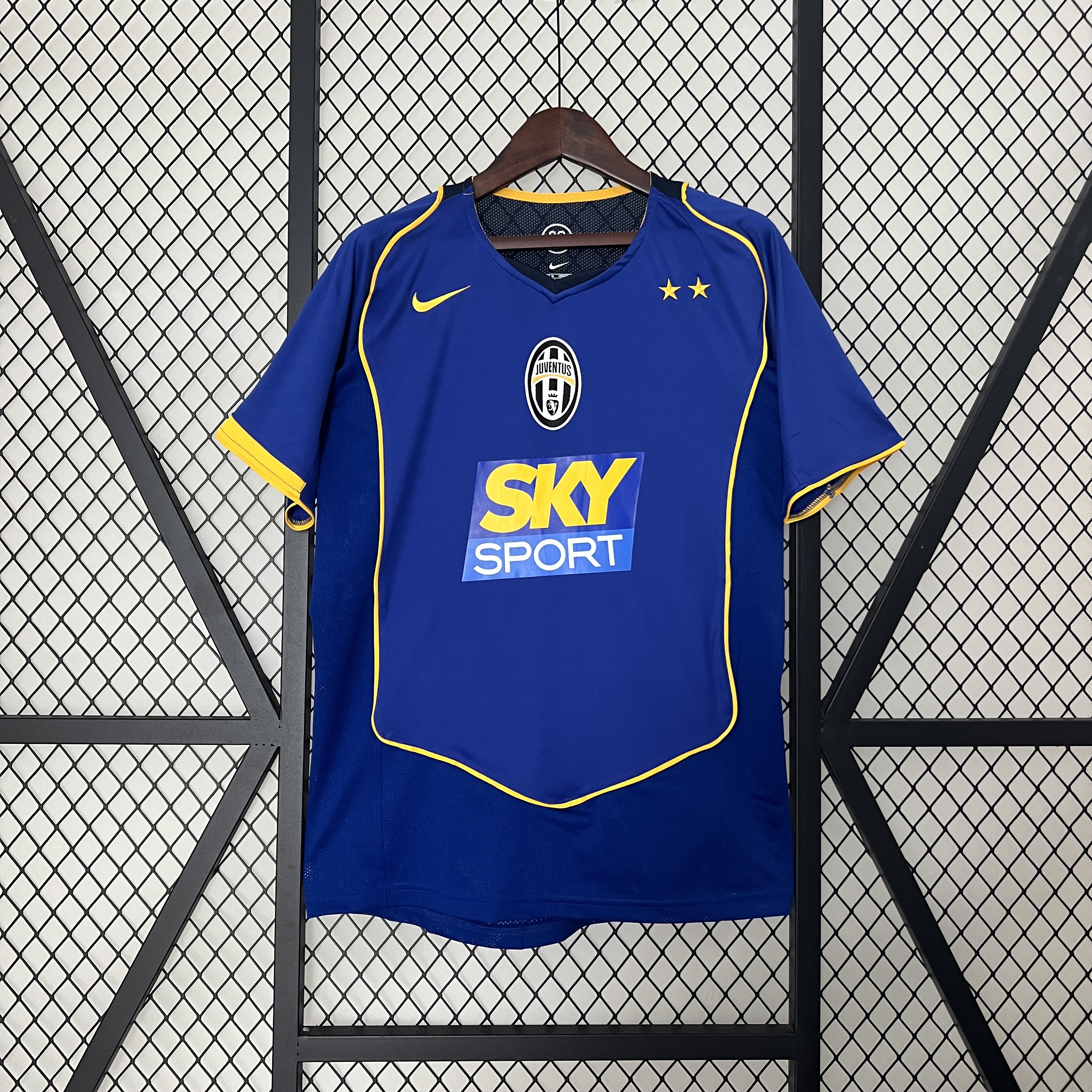 04-05  Juventus Away  Retro Jersey/ 04-05 尤文客场复古
