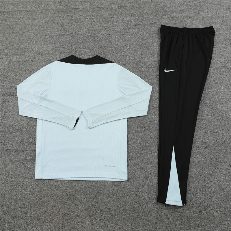24-25 Barcelona grey Player Version Training Suit/24-25巴萨半拉训练服，球员版