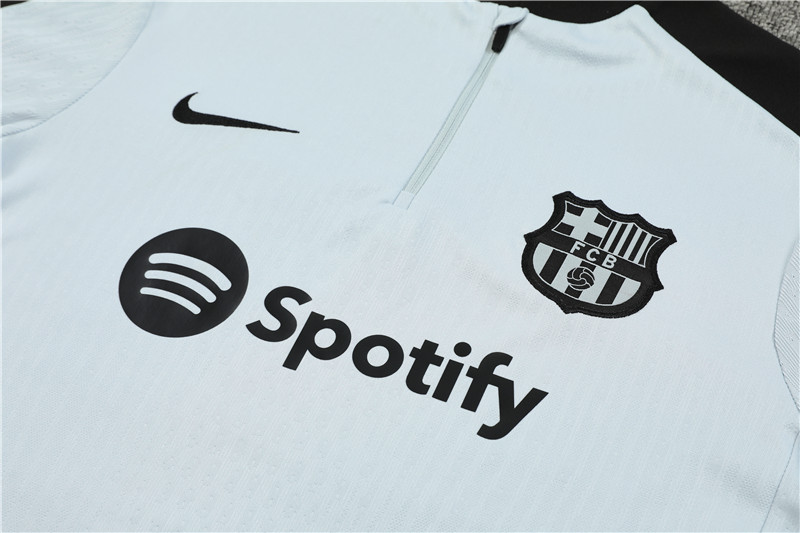 24-25 Barcelona grey Player Version Training Suit/24-25巴萨半拉训练服，球员版