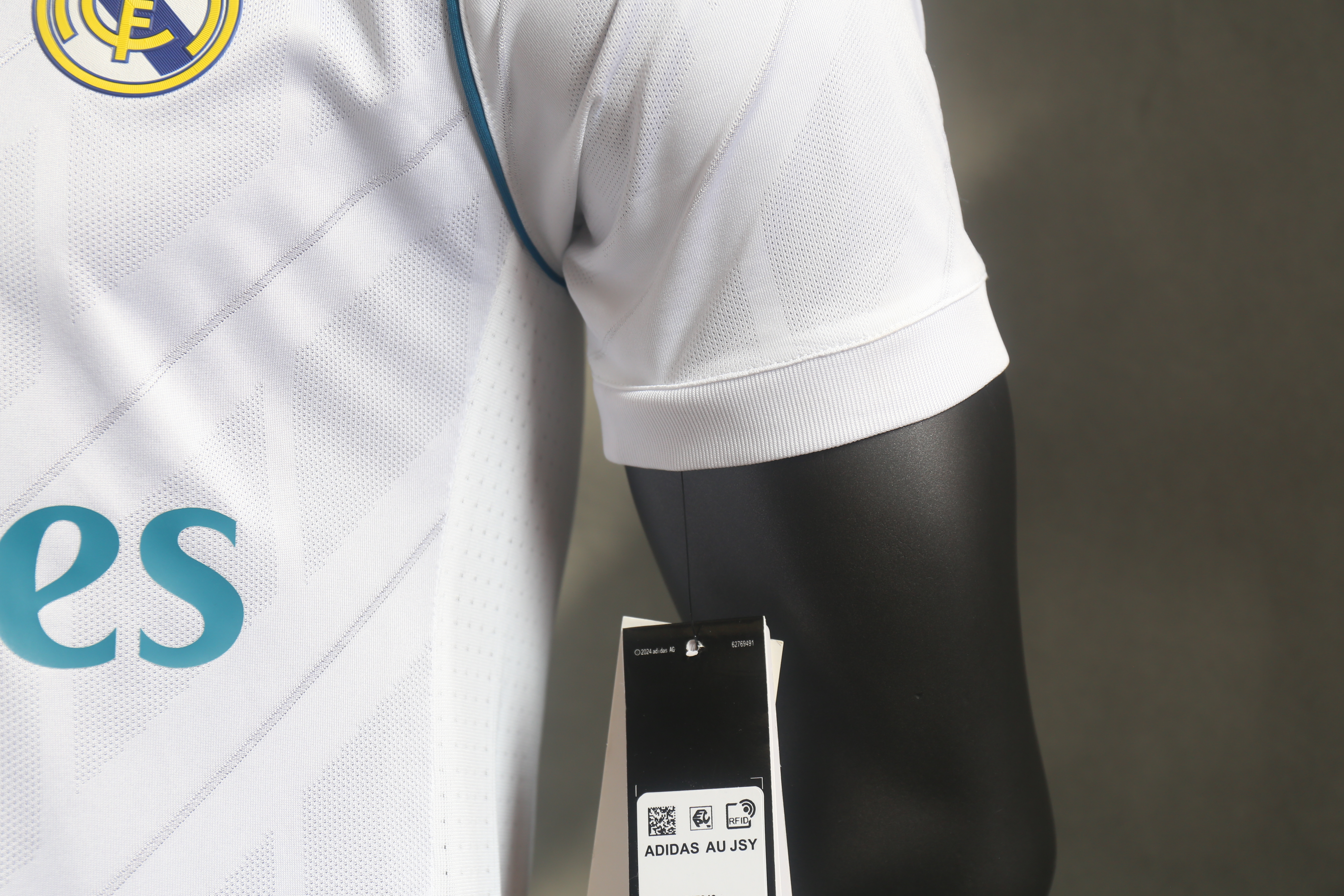 17-18  Real Madrid  Home Player  Retro Jersey/ 17-18 皇马主场复古球员