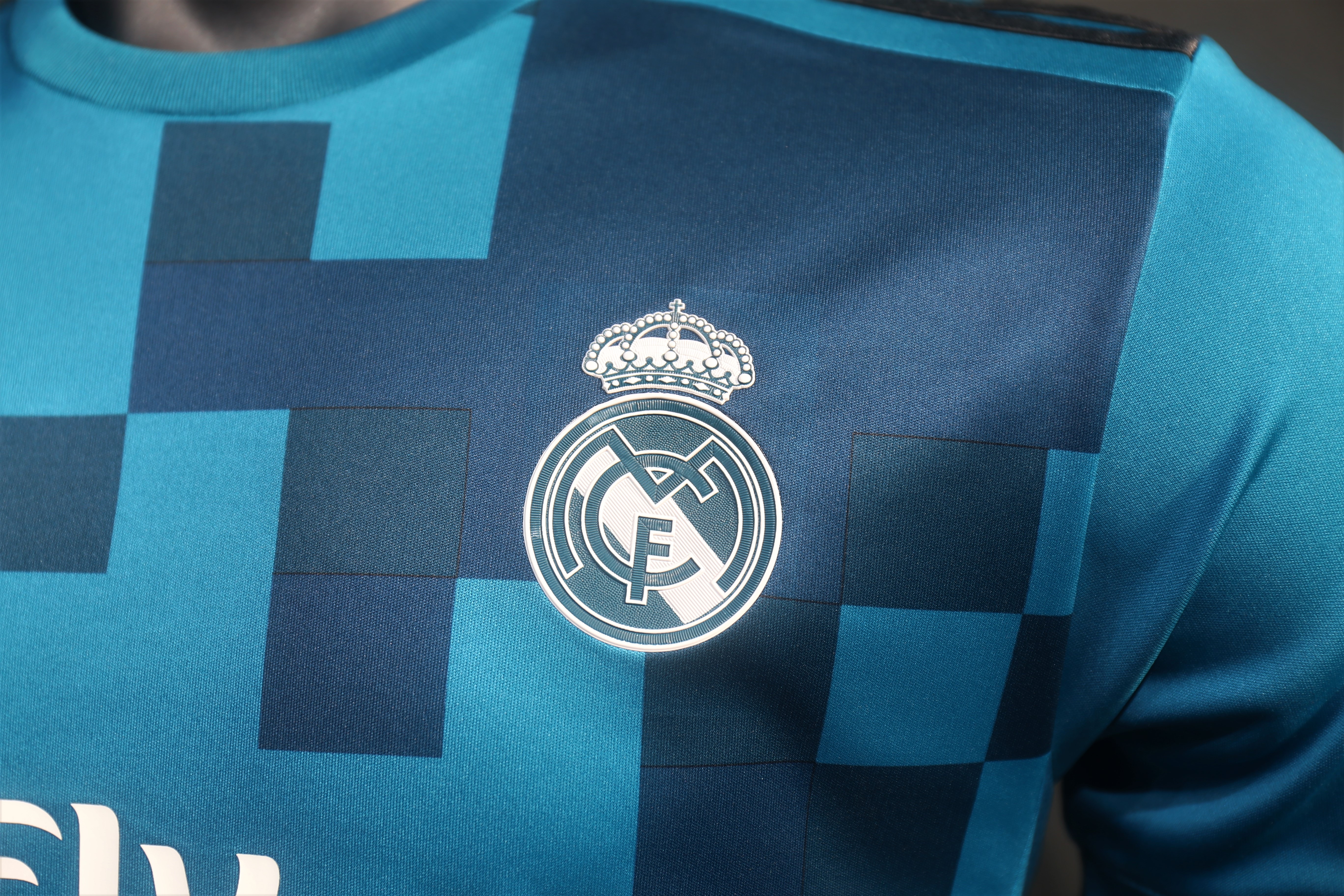17-18 Real Madrid Third Player Retro Jersey/ 17-18 皇马二客复古球员