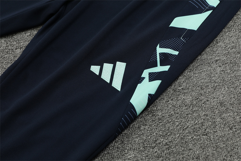 24-25 Real Madrid Light Blue Training Suit/ 24-25 皇马湖蓝色半拉训练服