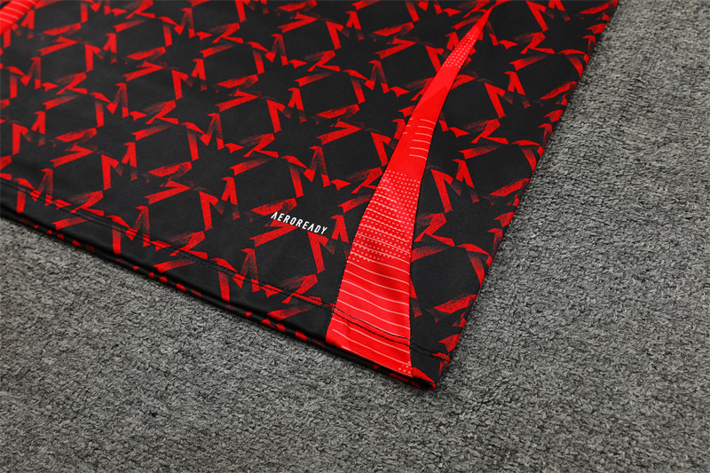 24-25 Manchester United Red and Black Training Suit/ 24-25 曼联红黑半拉训练服