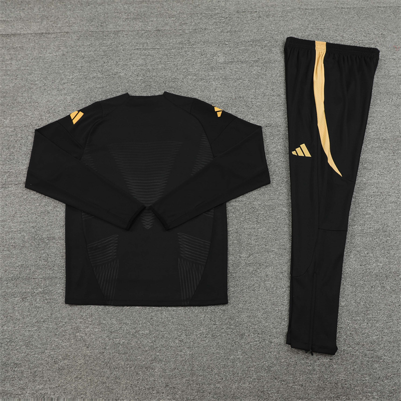24-25 Real Madrid Player Version Training Suit/24-25皇马半拉训练服，球员版