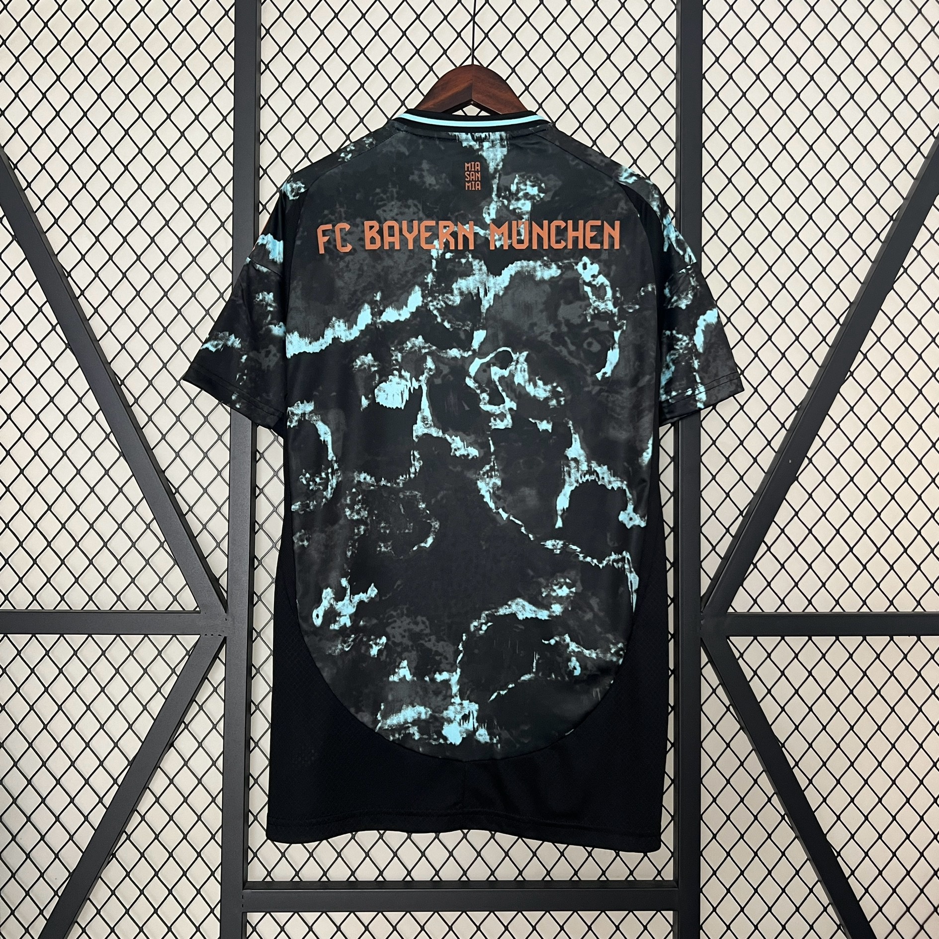 24-25  Bayern Munich Away Fans Jersey/ 24-25 拜仁客场球迷版
