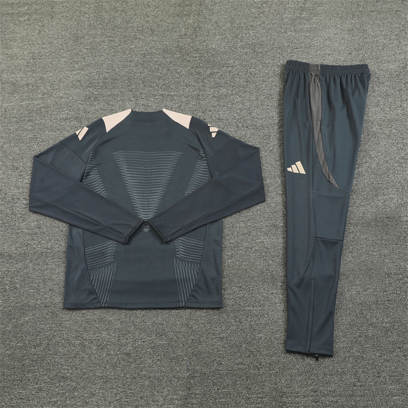 24-25 Real Madrid Player Version Training Suit/24-25皇马半拉训练服，球员版