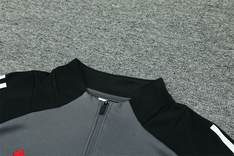 24-25 Manchester United Grey Training Suit/ 24-25曼联半拉训练服