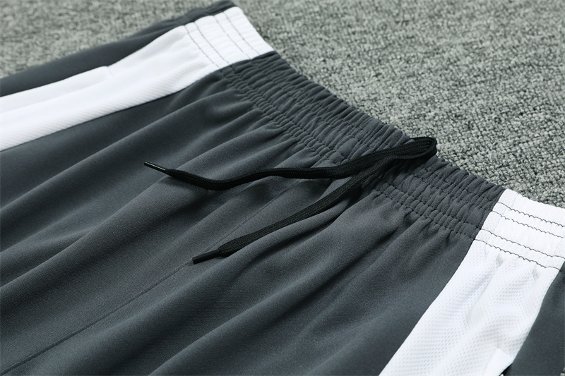 24-25 Manchester United Grey Training Suit/ 24-25曼联半拉训练服