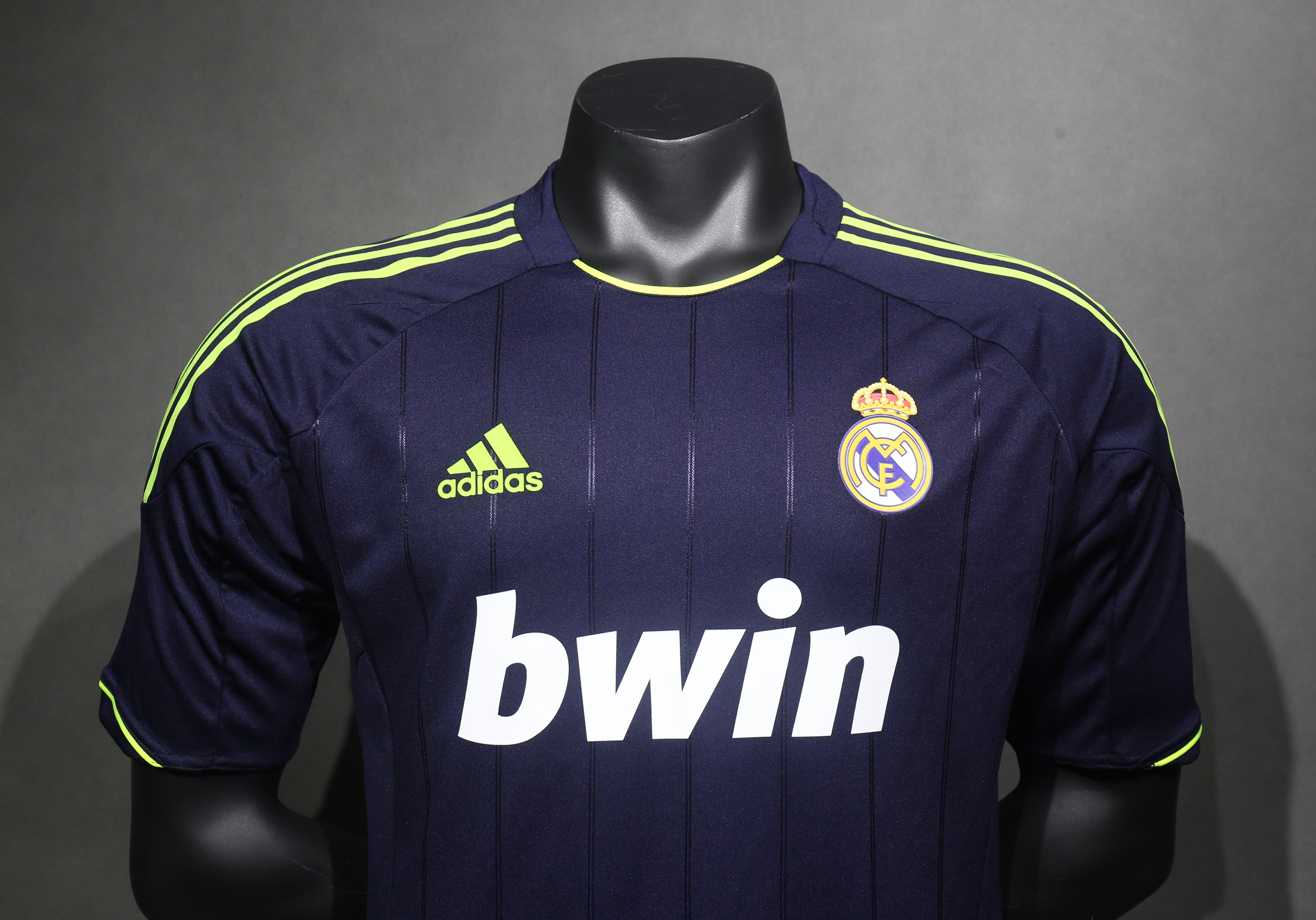 12-13 Real Madrid Away Retro Player Jersey/12-13 皇马客场球员