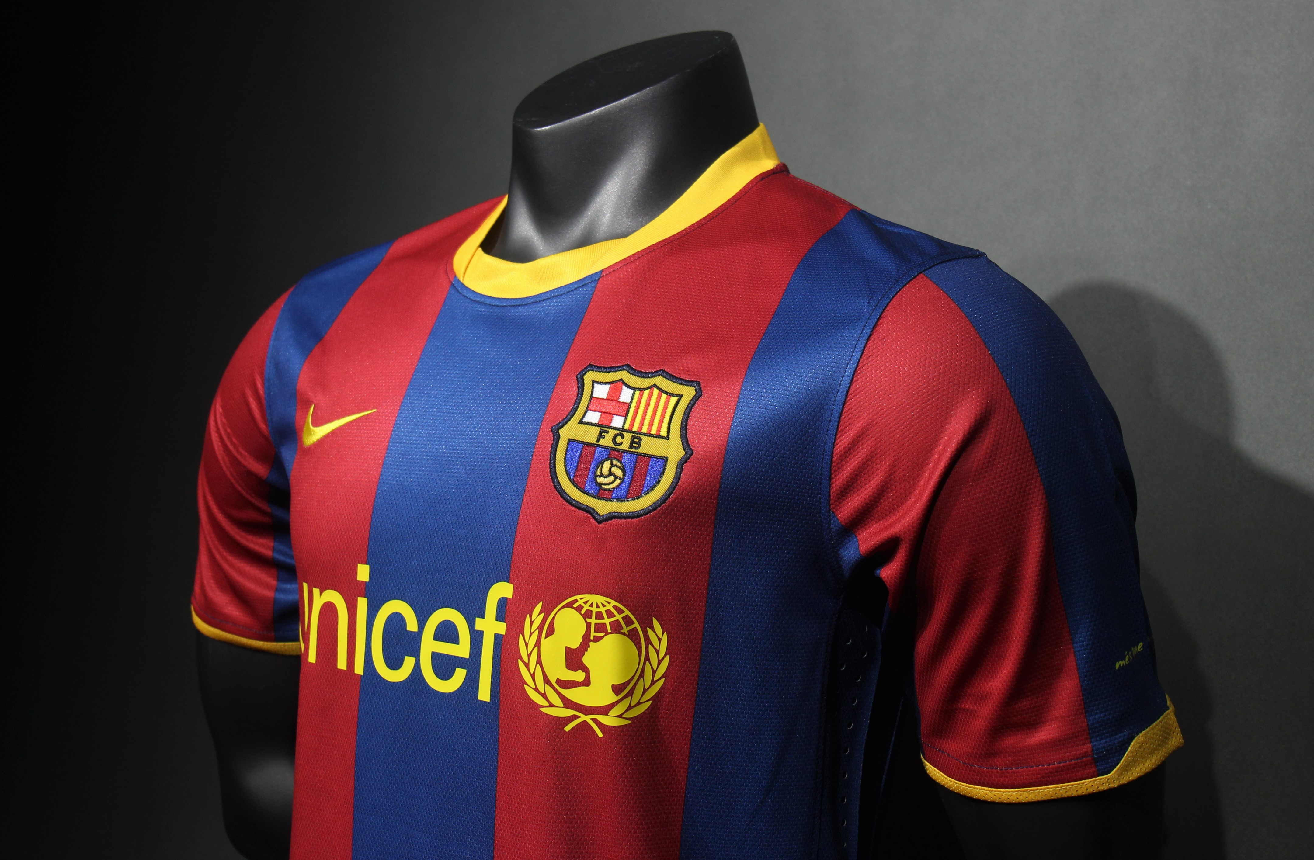 10-11 Barcelona Home Player Retro Jersey/10-11 巴萨主场球员
