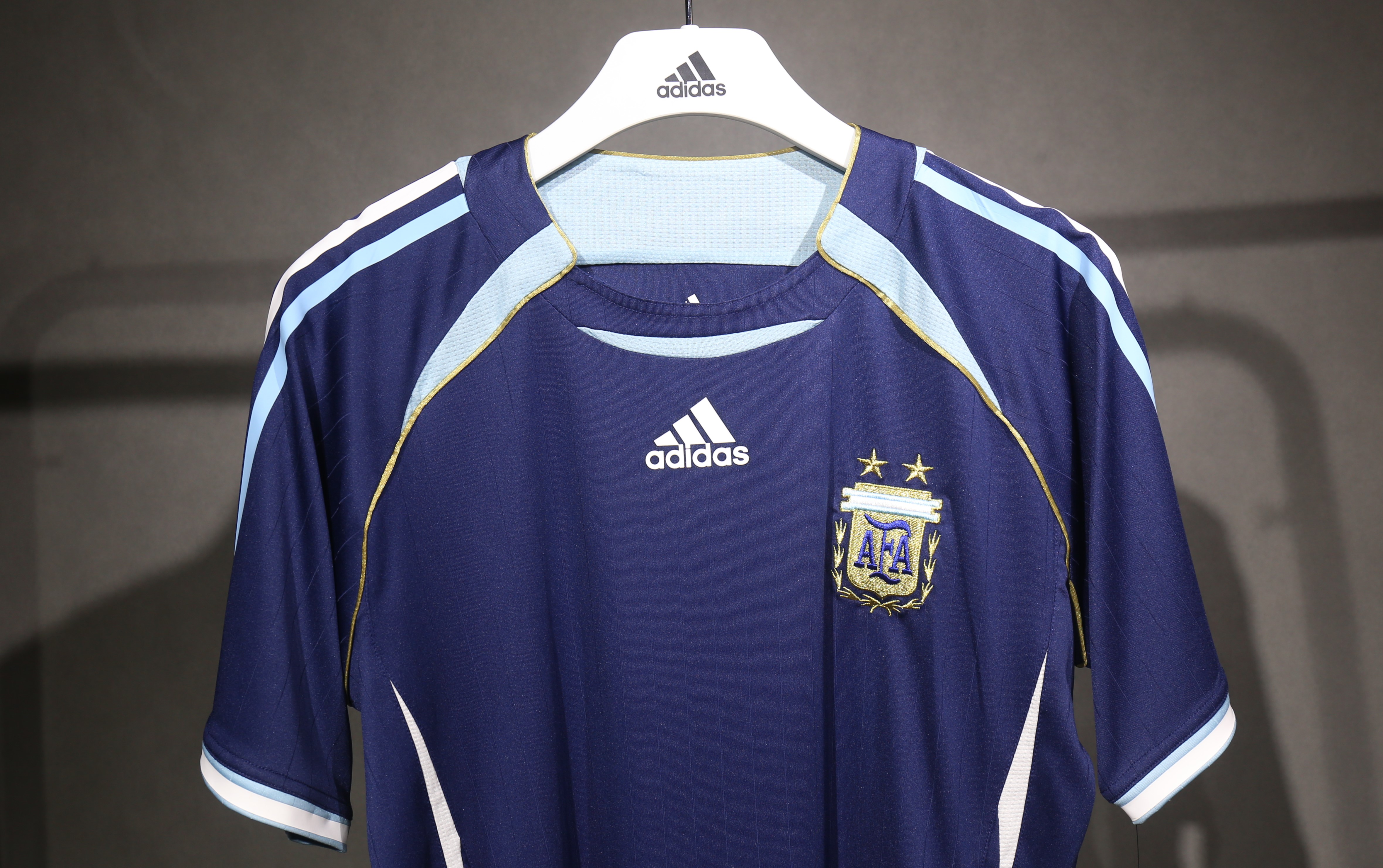 2006 Argentina Away Retro Player Jersey/2006阿根廷客场球员