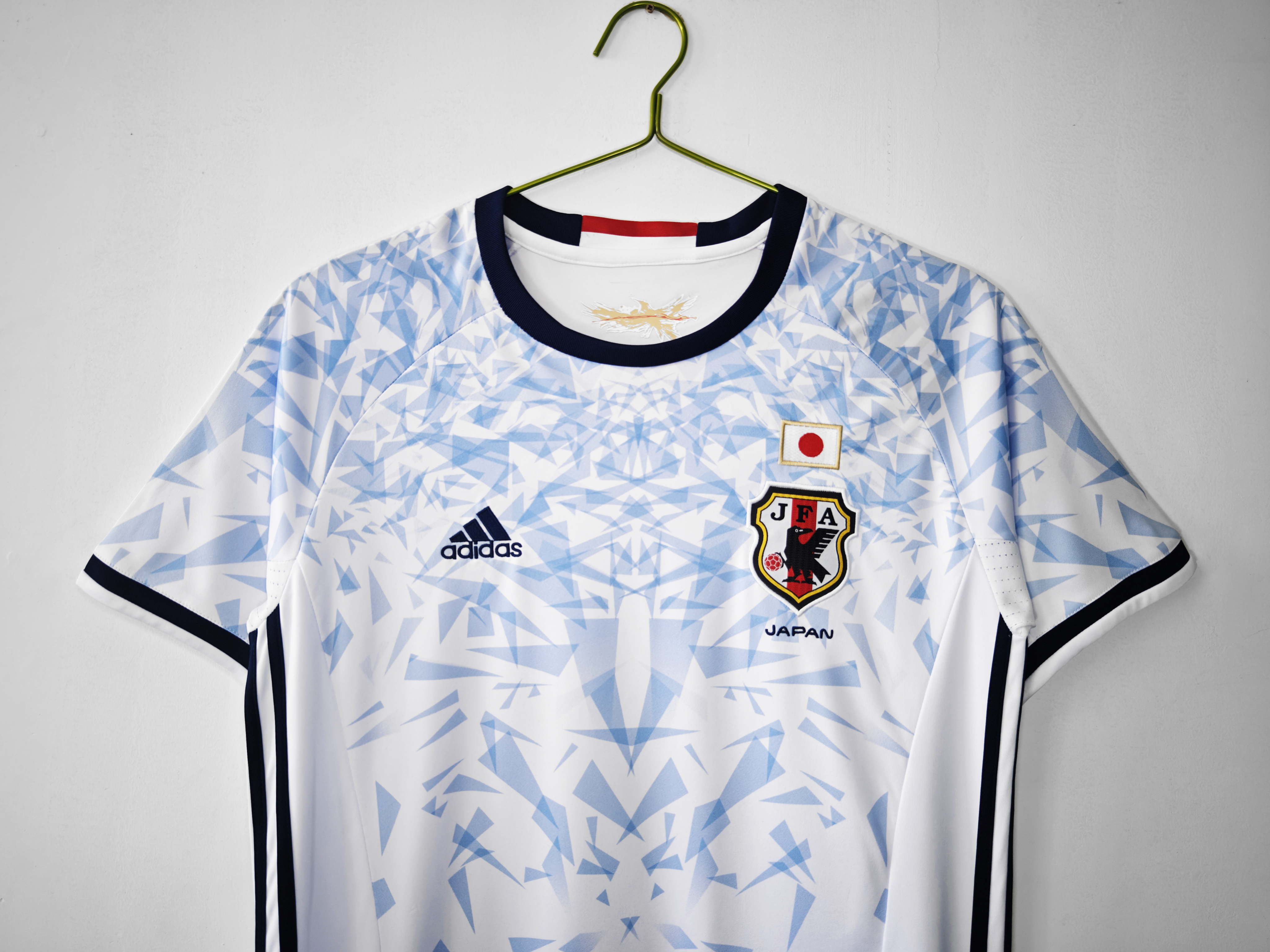 16-17 Japan Away Retro Jersey/16-17日本客场