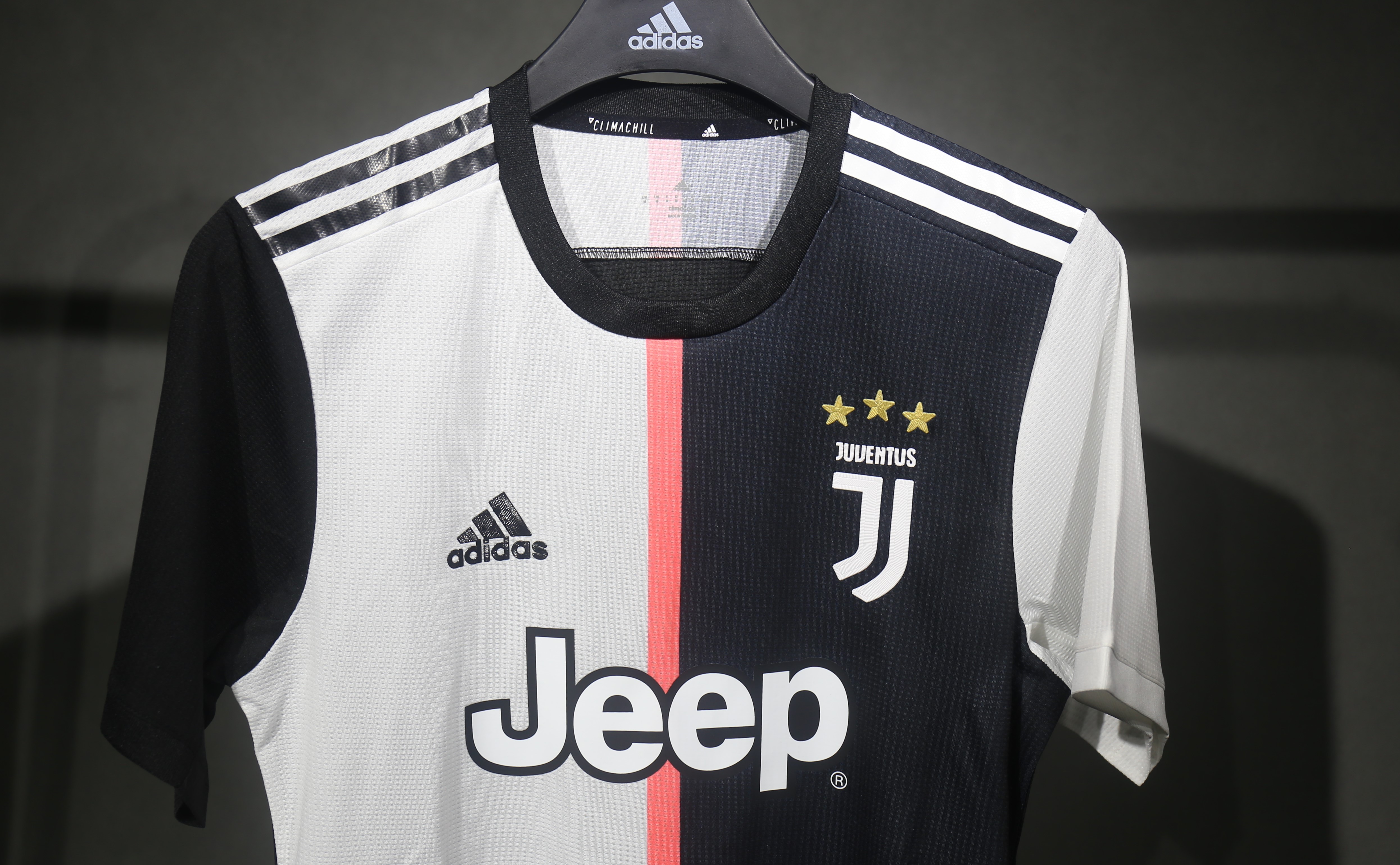 19-20 Juventus Home Retro Long Sleeve Player Jersey/19-20 尤文主场复古球员长袖