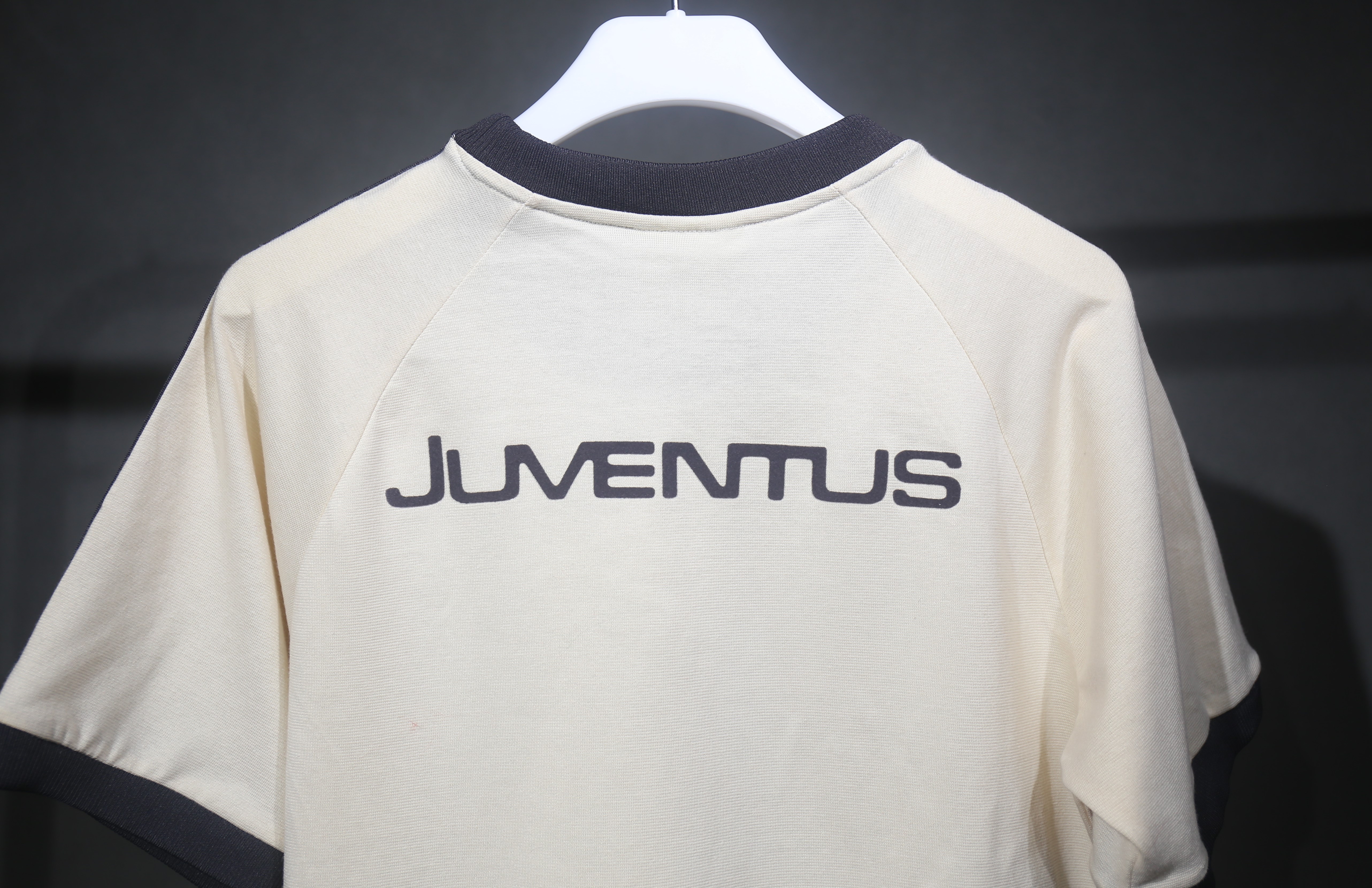 2024 Juventus Retro T Shirt / 2024 尤文复古T恤