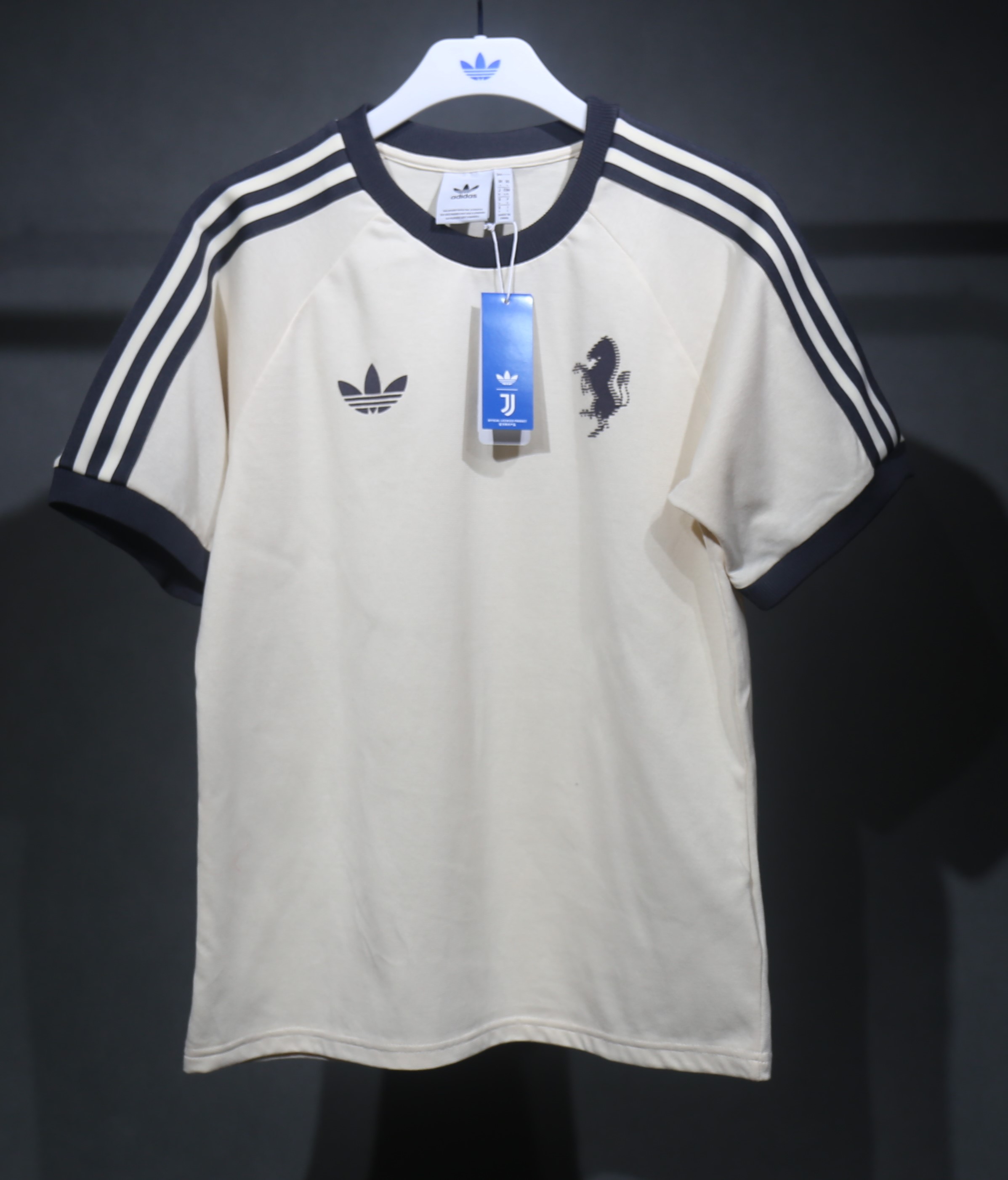 2024 Juventus Retro T Shirt / 2024 尤文复古T恤