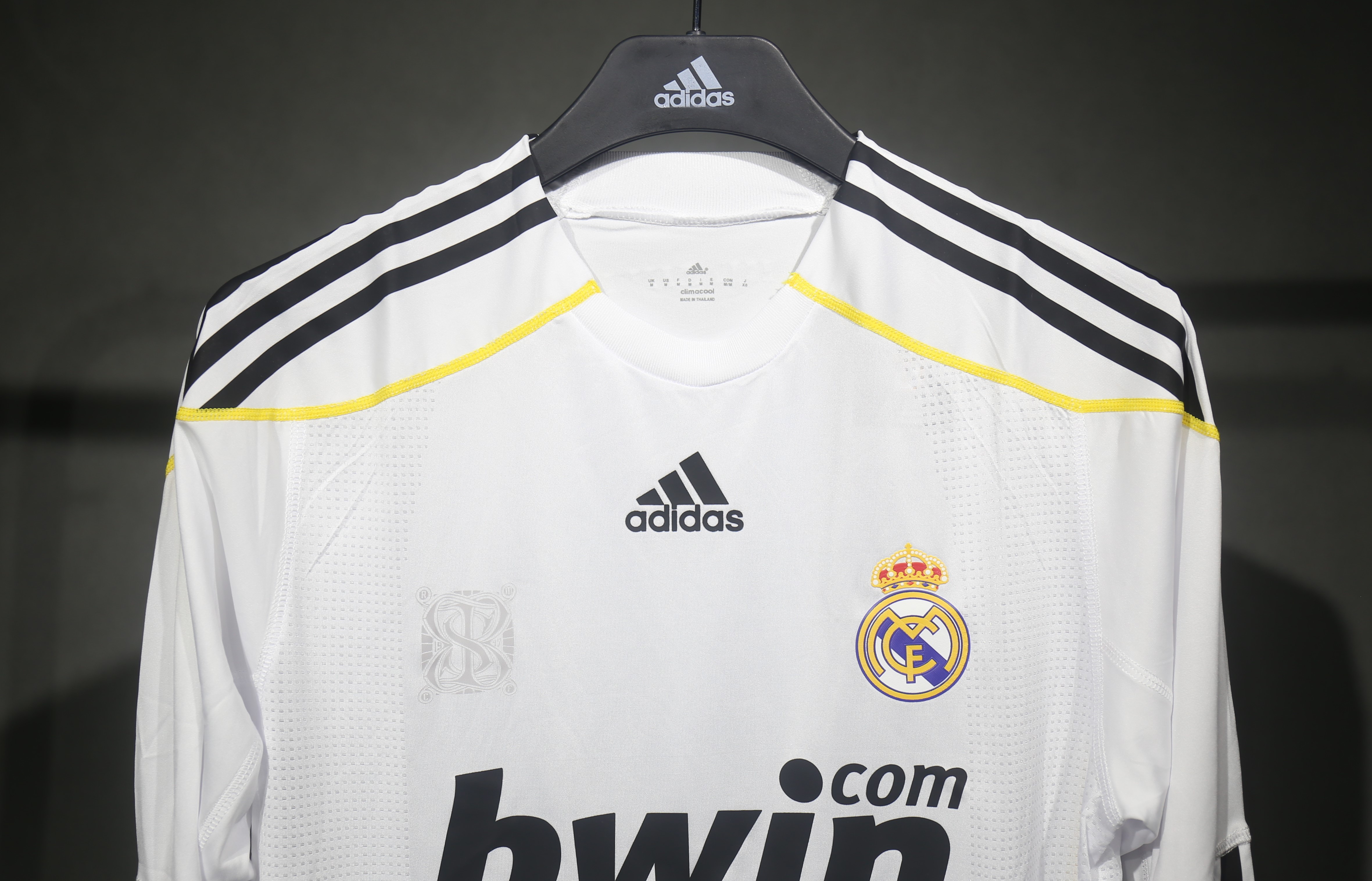 09-10 Real Madrid Home Long Sleeve Retro Player Jersey/09-10 皇马主场长袖复古