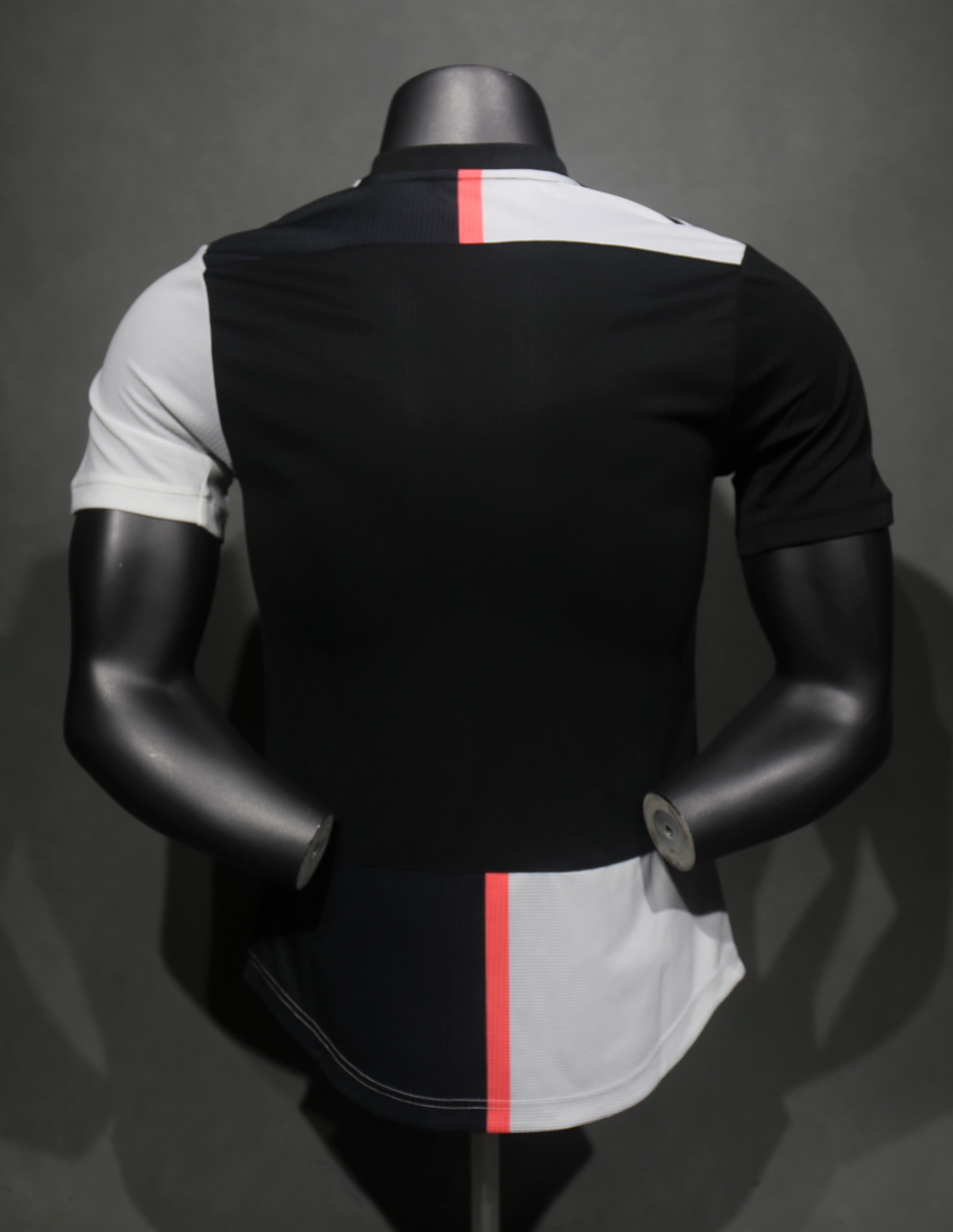 19-20 Juventus Home Retro Player Jersey/19-20 尤文主场复古球员