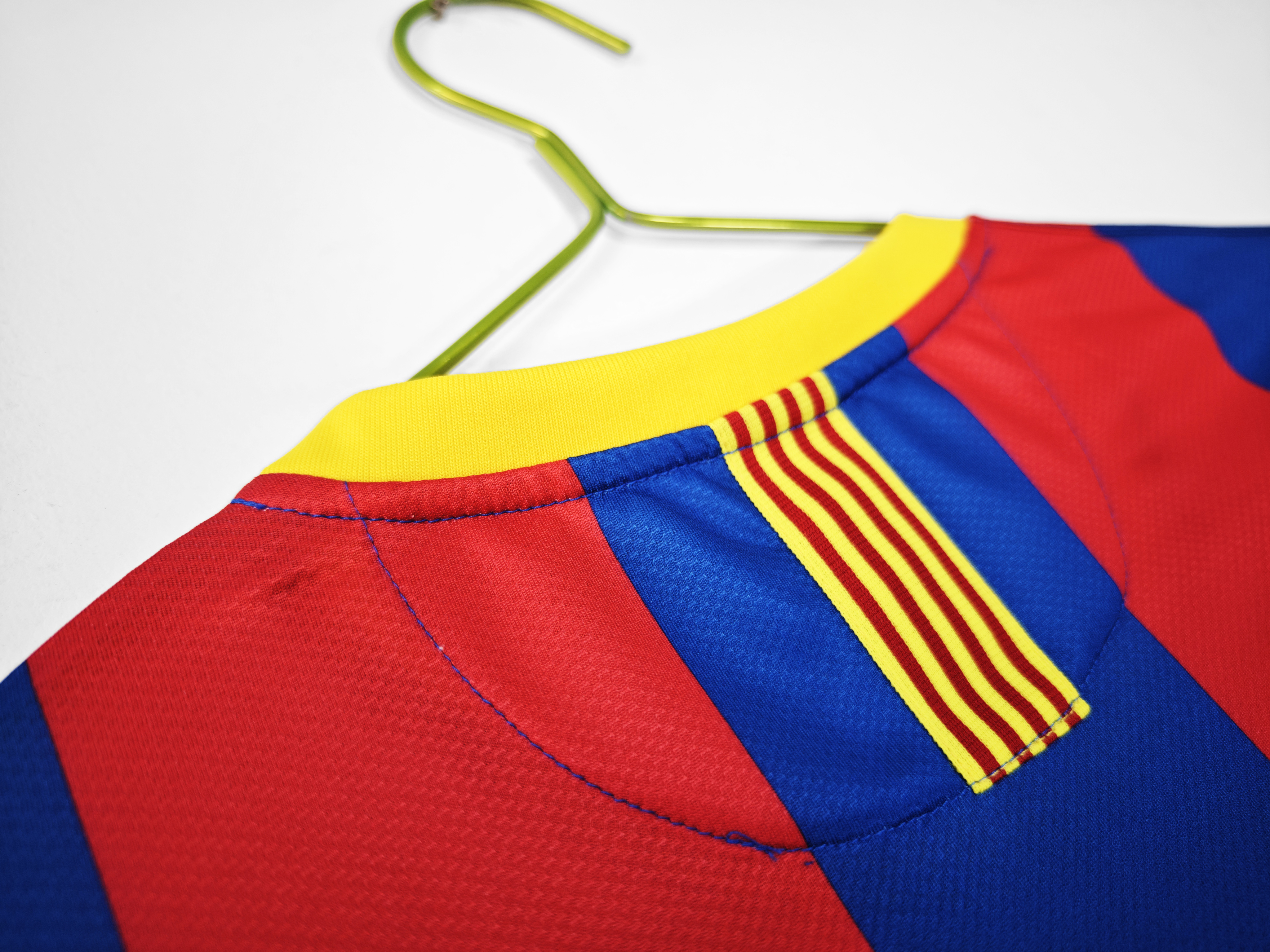 10-11 Barcelona Home Champions League Retro Jersey/10-11巴萨主场,欧冠版