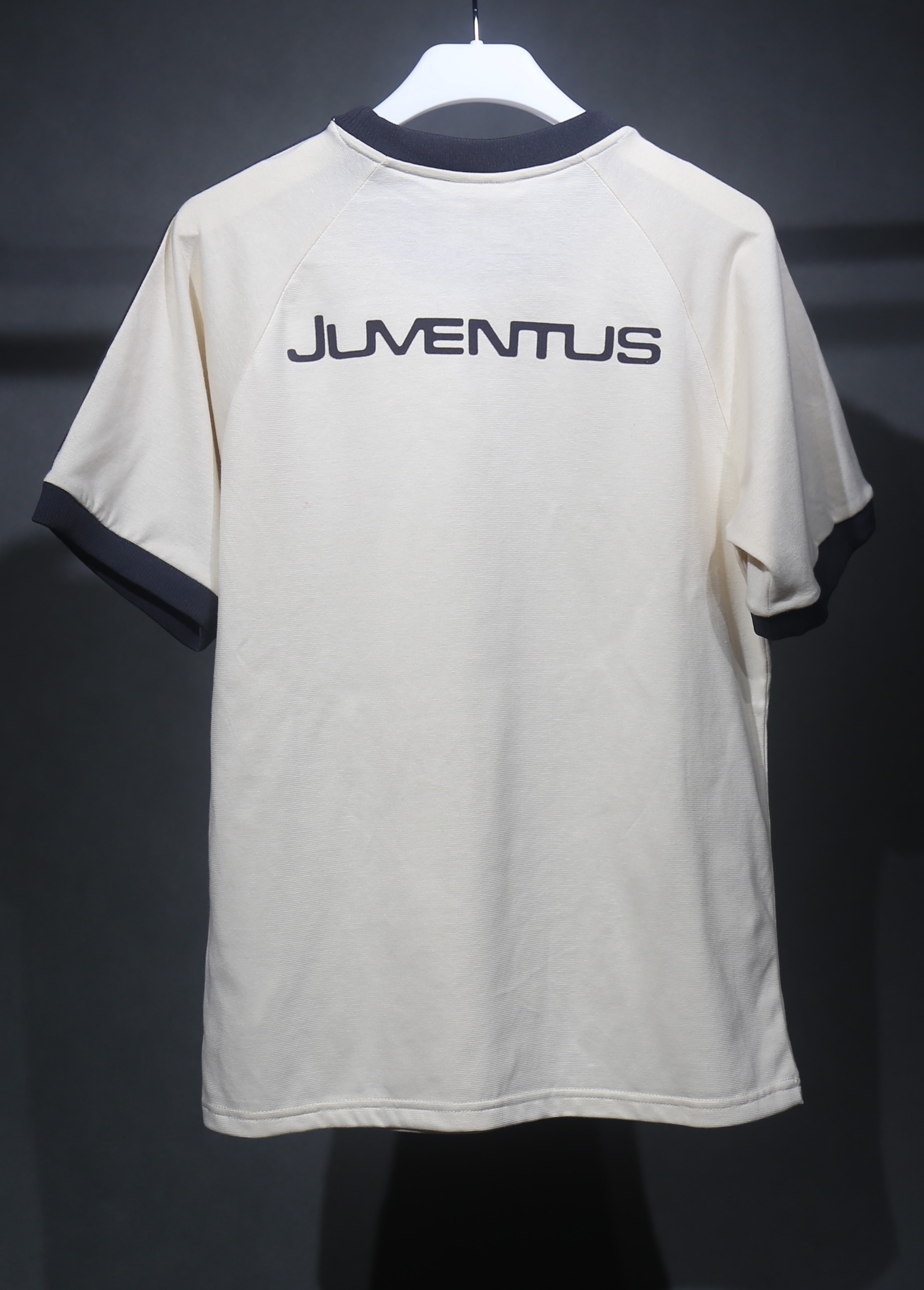 2024 Juventus Retro T Shirt / 2024 尤文复古T恤