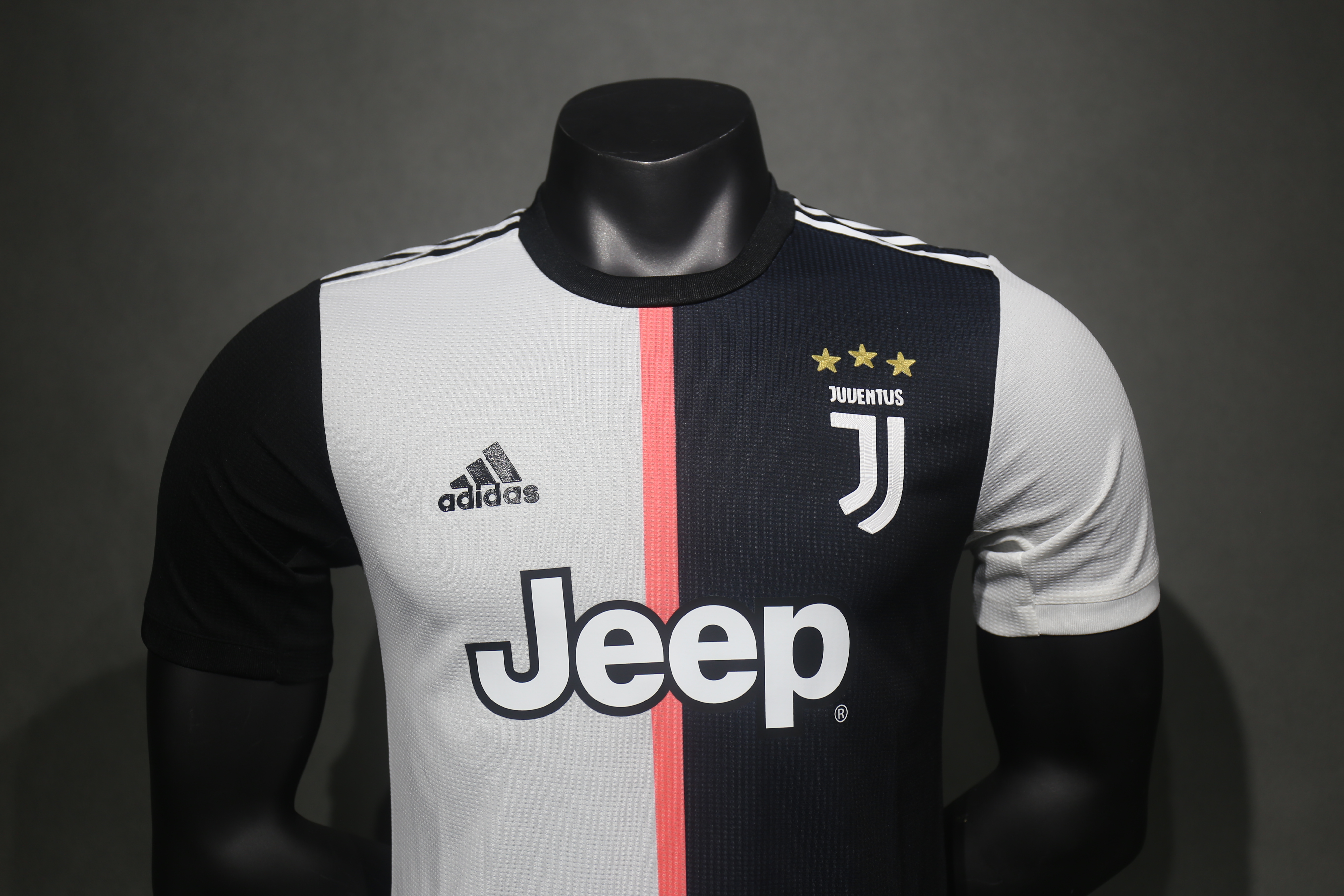 19-20 Juventus Home Retro Player Jersey/19-20 尤文主场复古球员