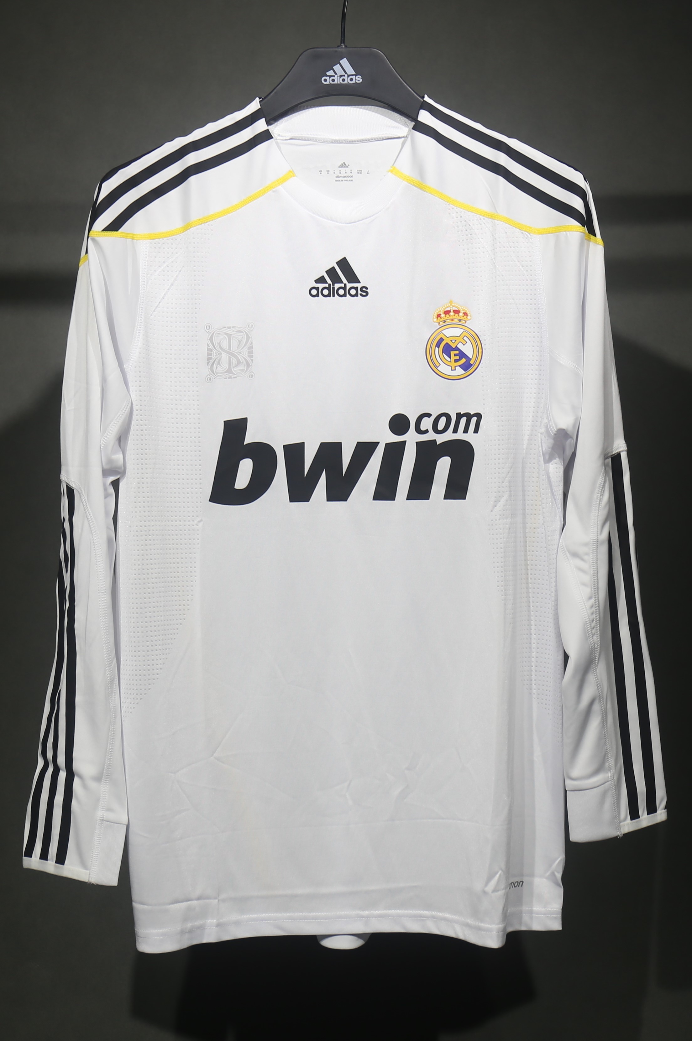 09-10 Real Madrid Home Long Sleeve Retro Player Jersey/09-10 皇马主场长袖复古
