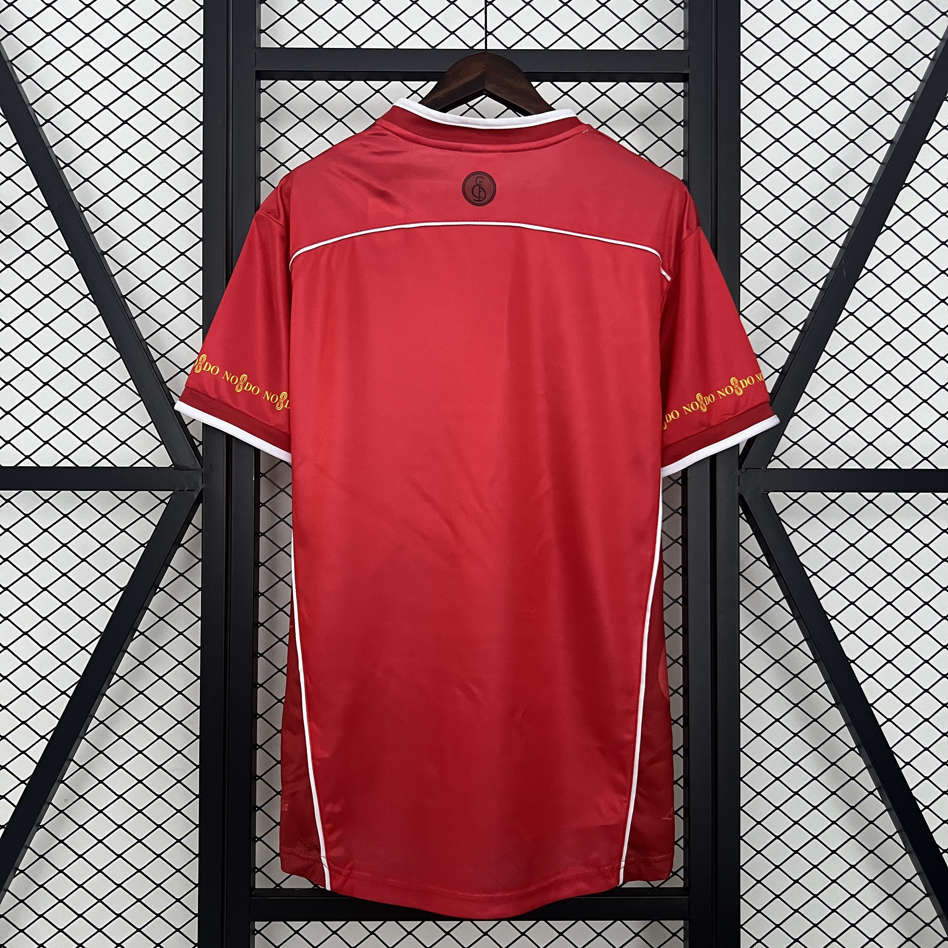 03-04 Sevilla Away Retro Jersey/ 03-04 塞维利亚客场复古