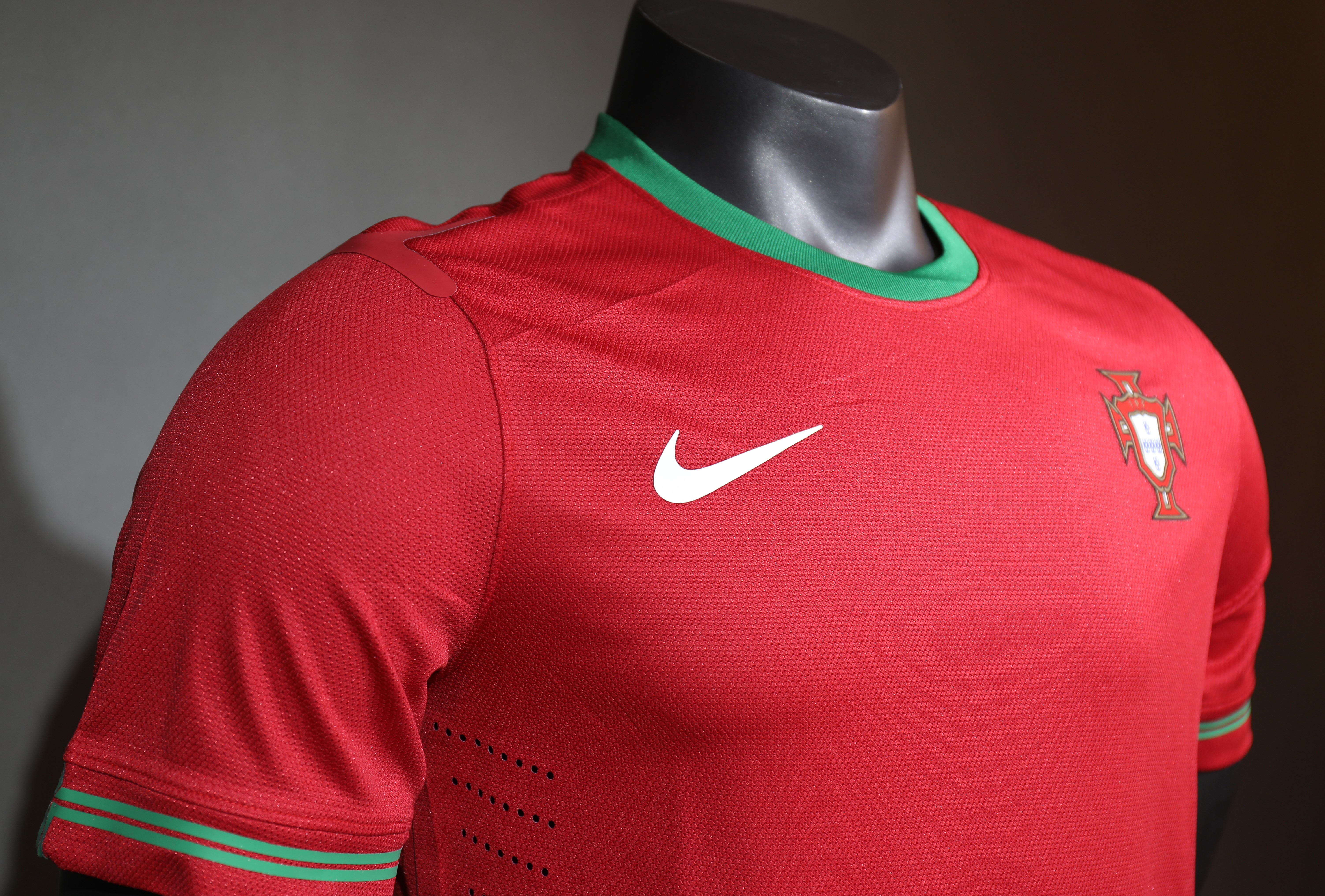 2012 Portugal Home Player Retro Jersey/2012葡萄牙主场球员