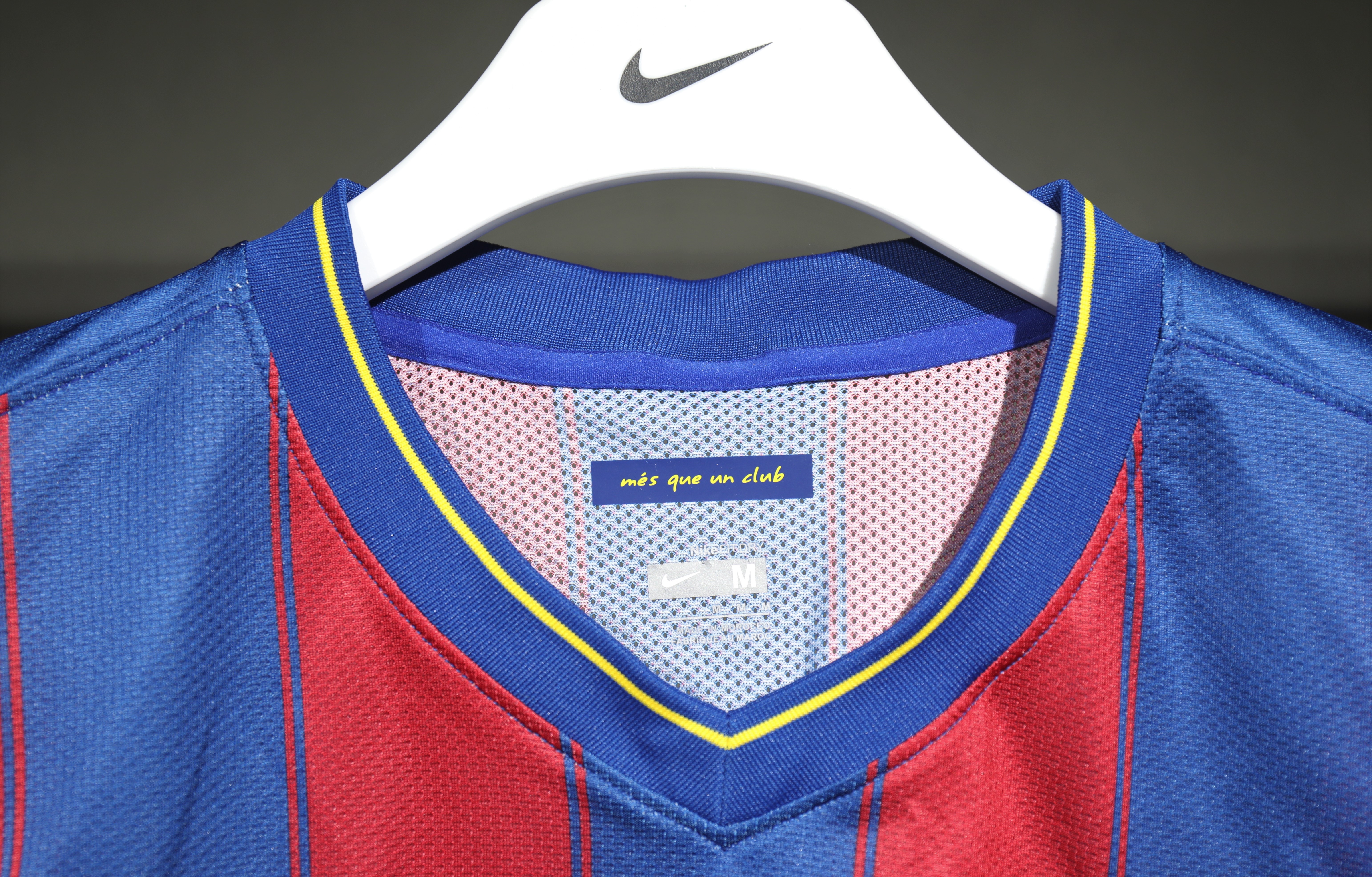 09-10 Barcelona Home Player Long Sleeve Retro Jersey/09-10 巴萨主场球员长袖