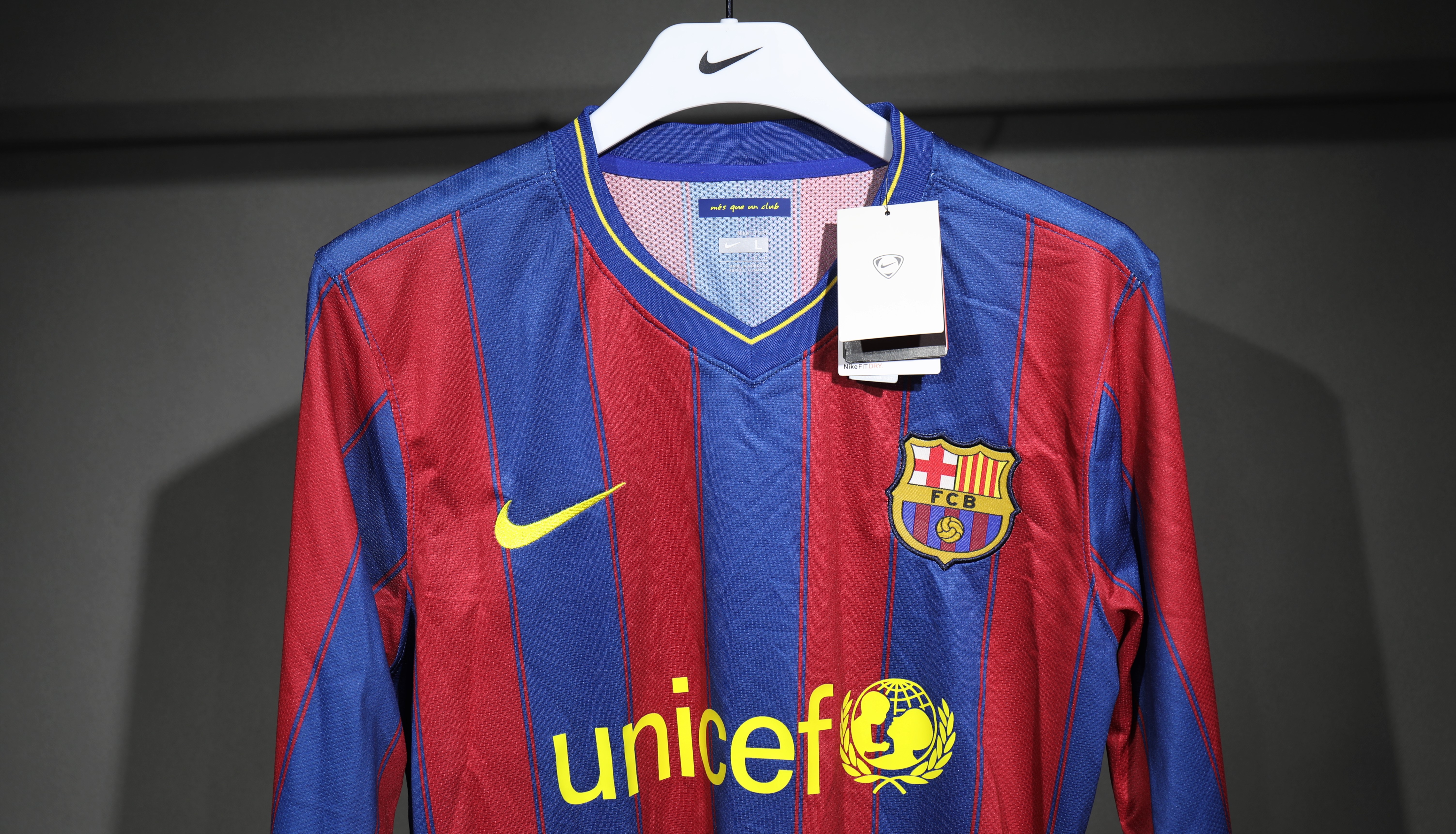 09-10 Barcelona Home Player Long Sleeve Retro Jersey/09-10 巴萨主场球员长袖