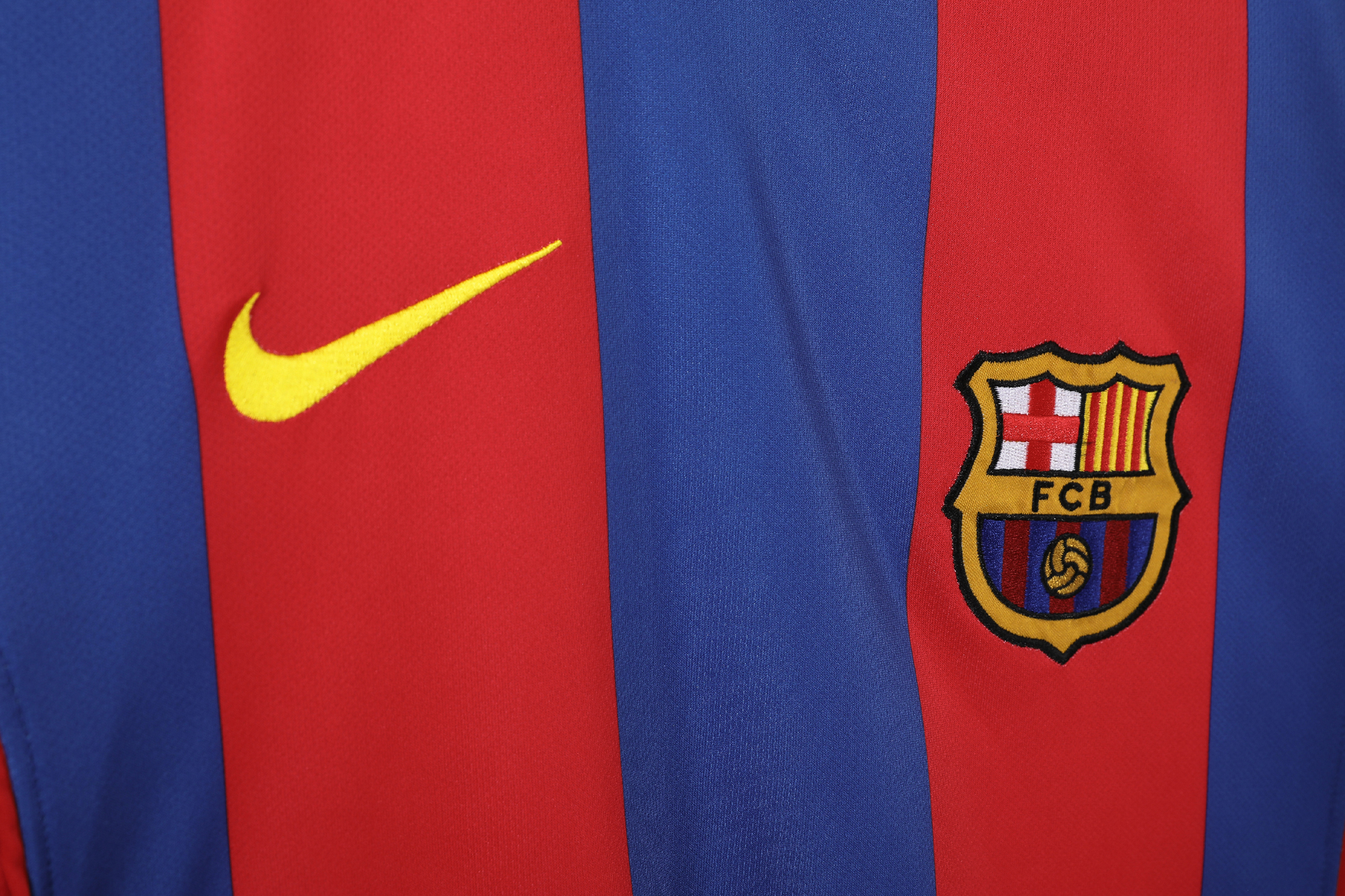 04-05 Barcelona Home Retro Jersey/04-05巴萨主场