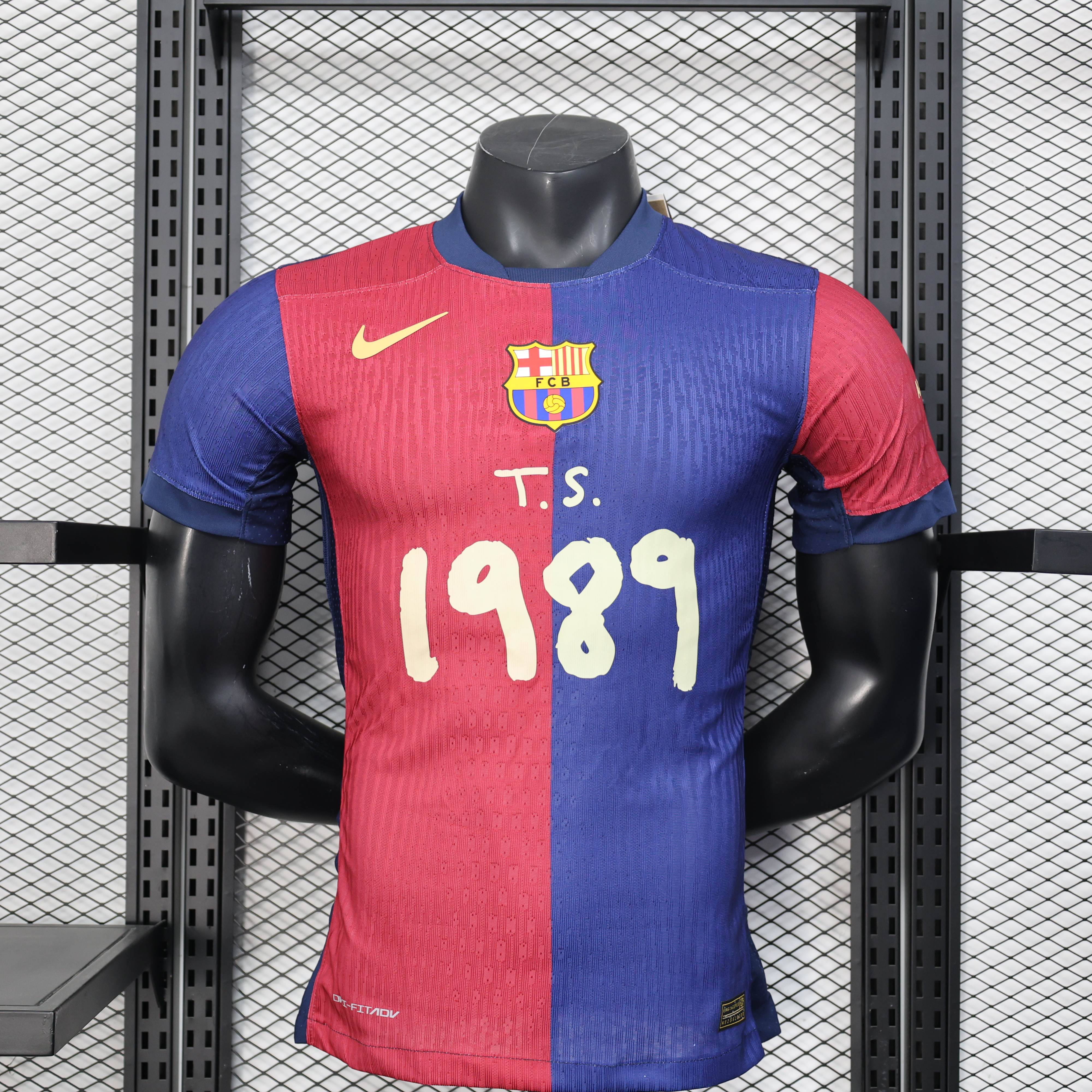 24-25 Barcelona Special Home Jersey/ 24-25巴萨特别版主场球员