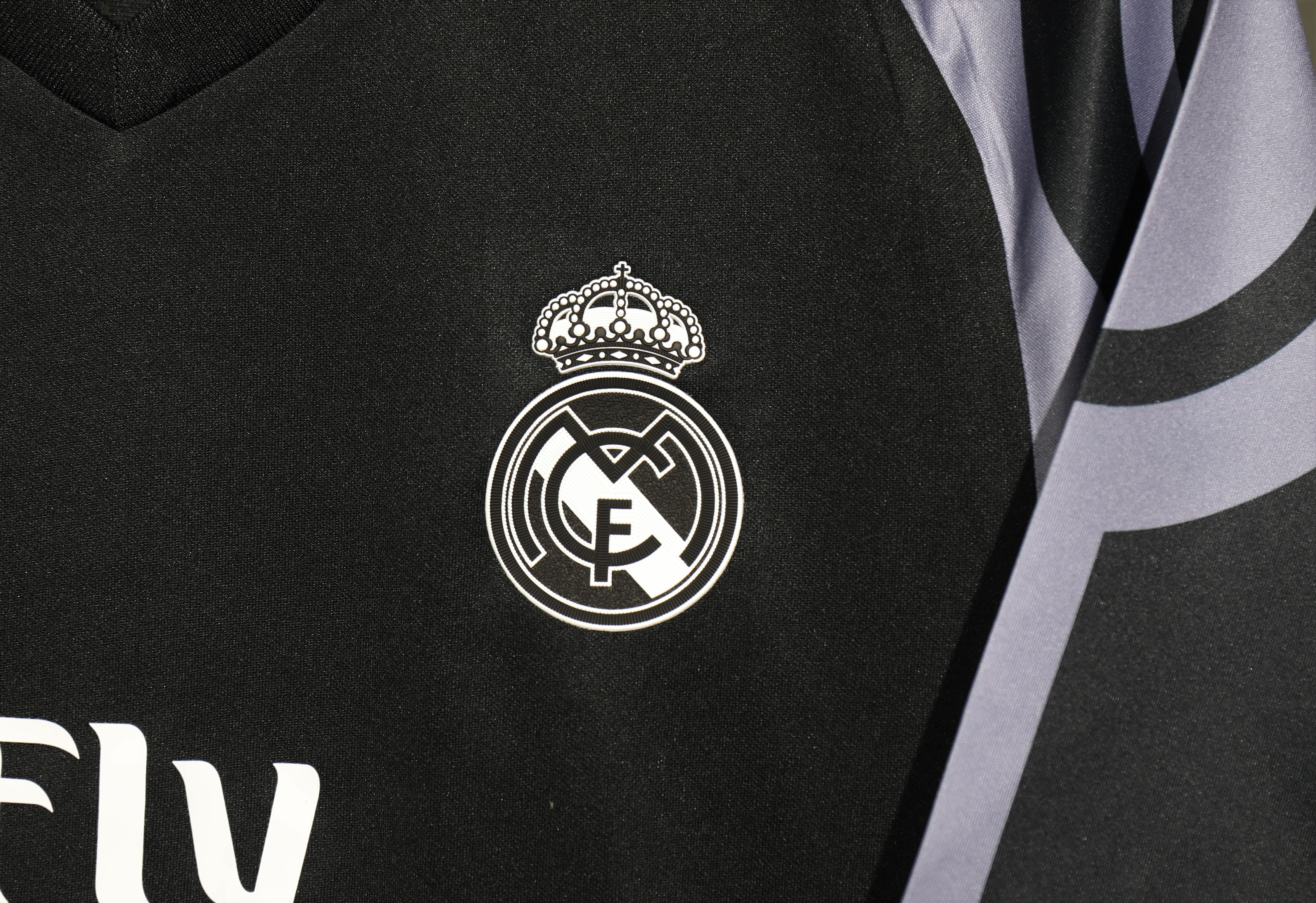 16-17 Real Madrid Third Player Retro Jersey/16-17 皇马第二客场球员
