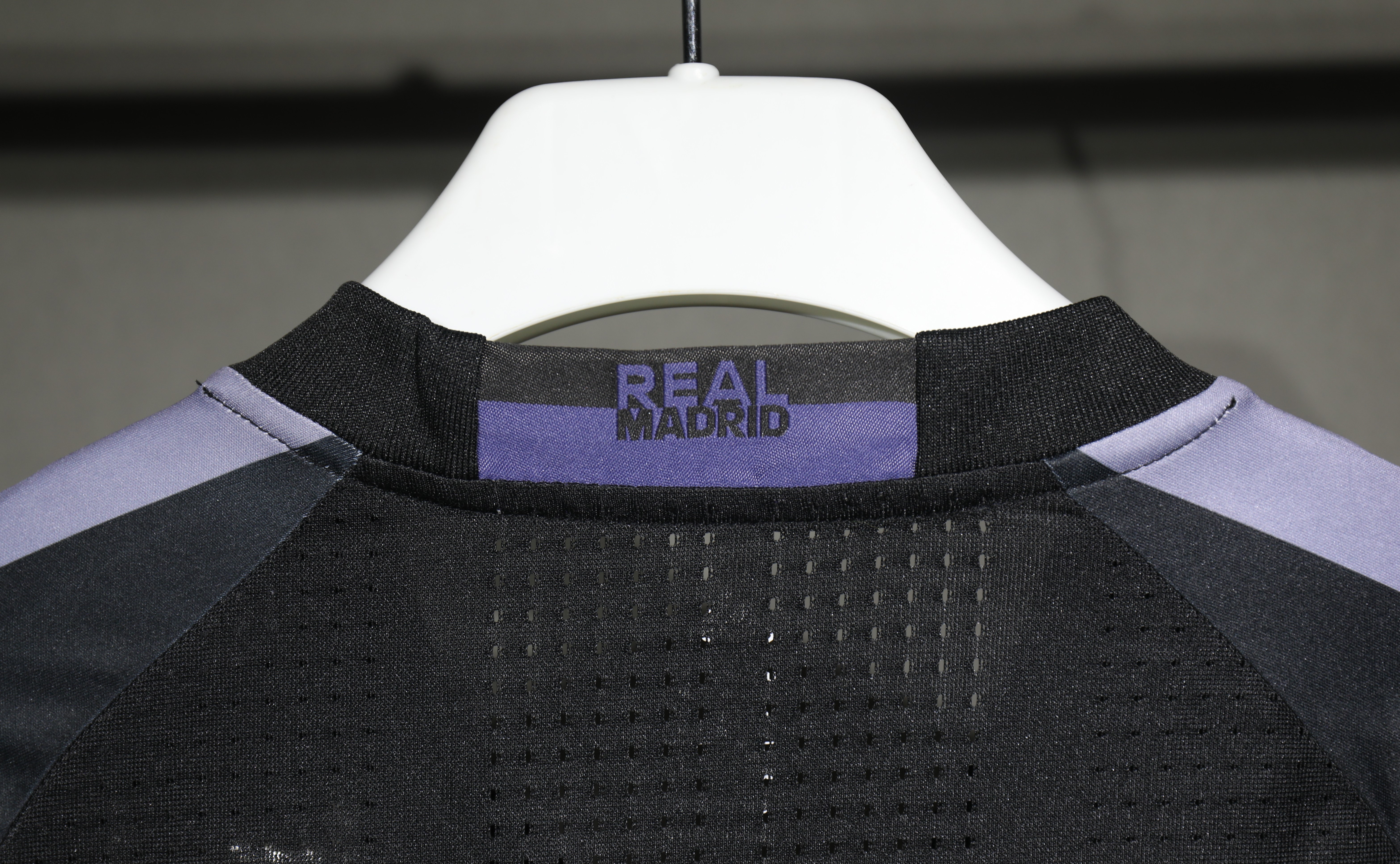 16-17 Real Madrid Third Player Retro Jersey/16-17 皇马第二客场球员