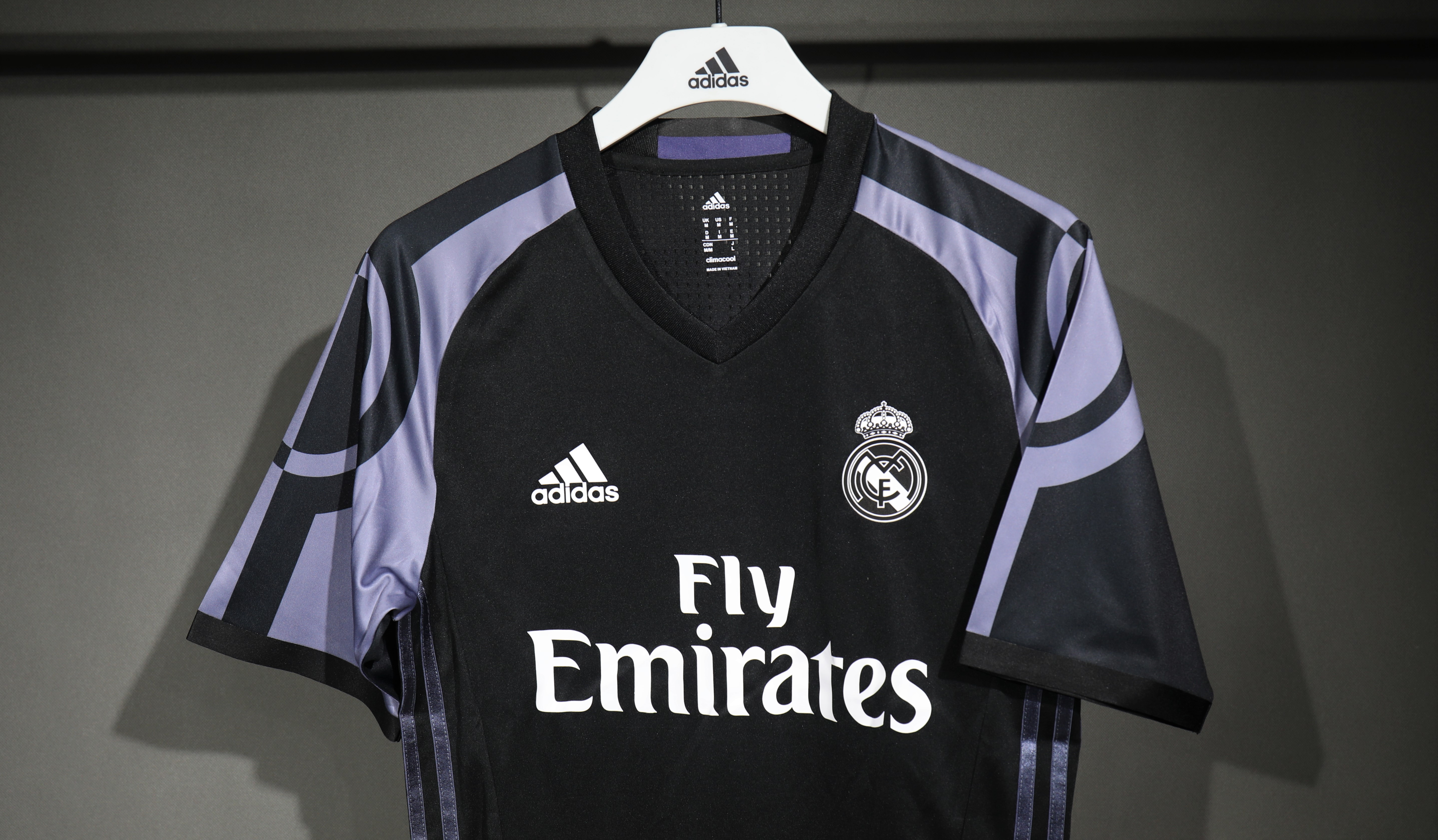 16-17 Real Madrid Third Player Retro Jersey/16-17 皇马第二客场球员
